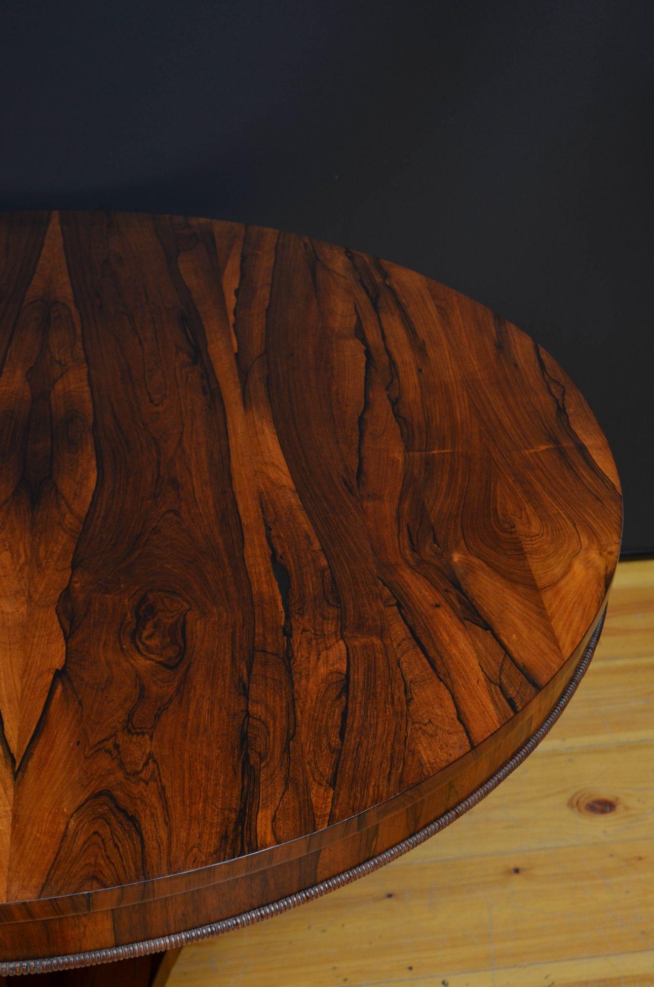 Bois de rose Table centrale anglaise Regency en bois de rose en vente