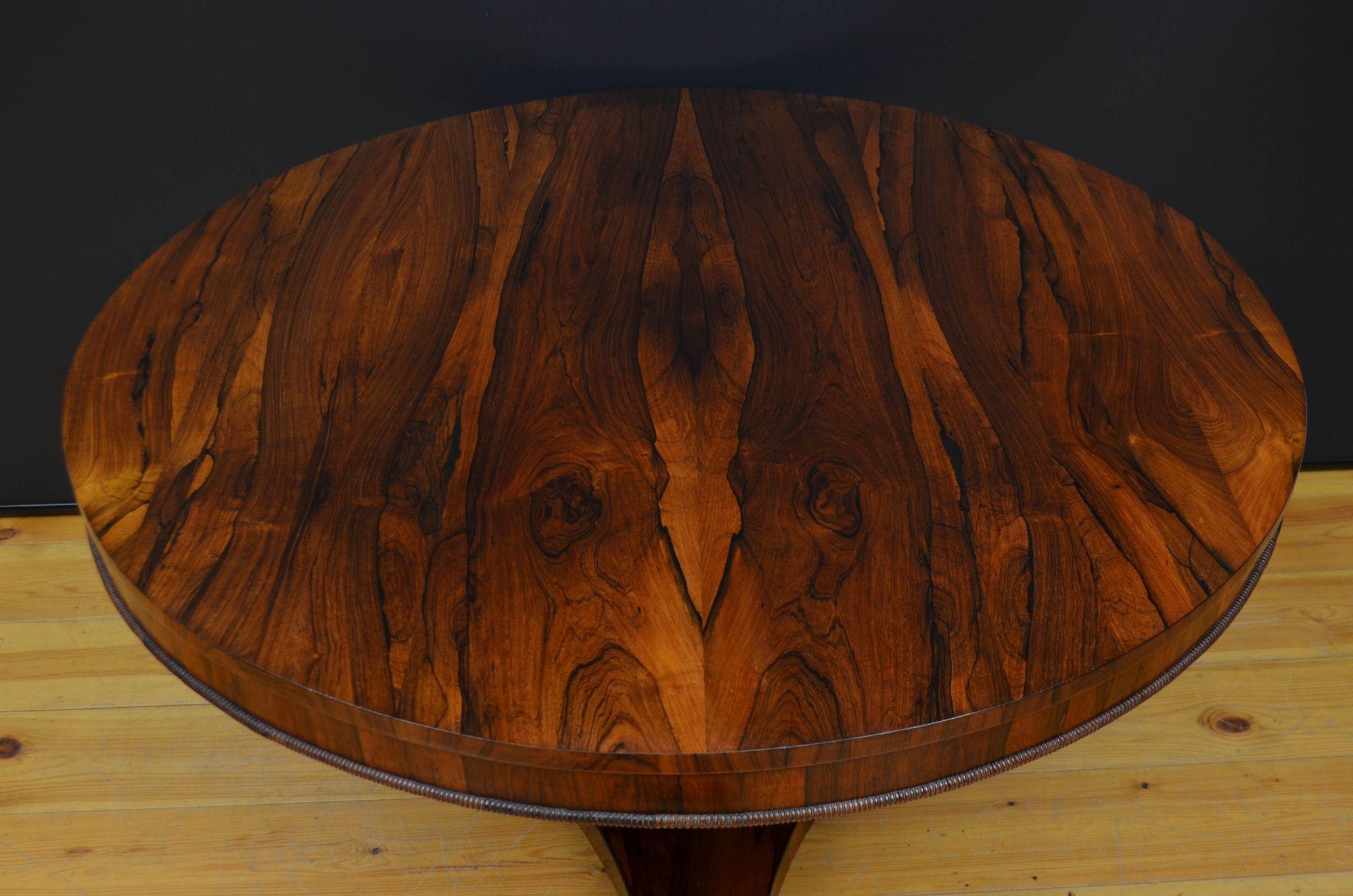 Table centrale anglaise Regency en bois de rose en vente 1