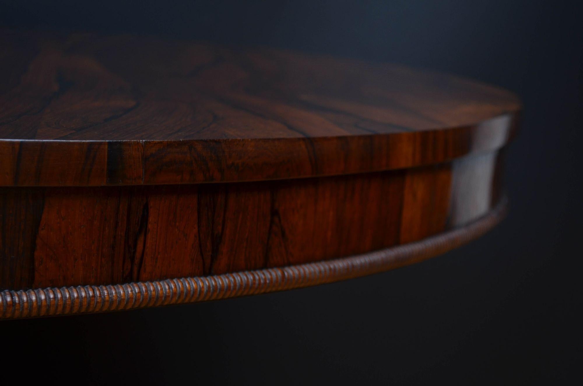 Table centrale anglaise Regency en bois de rose en vente 2