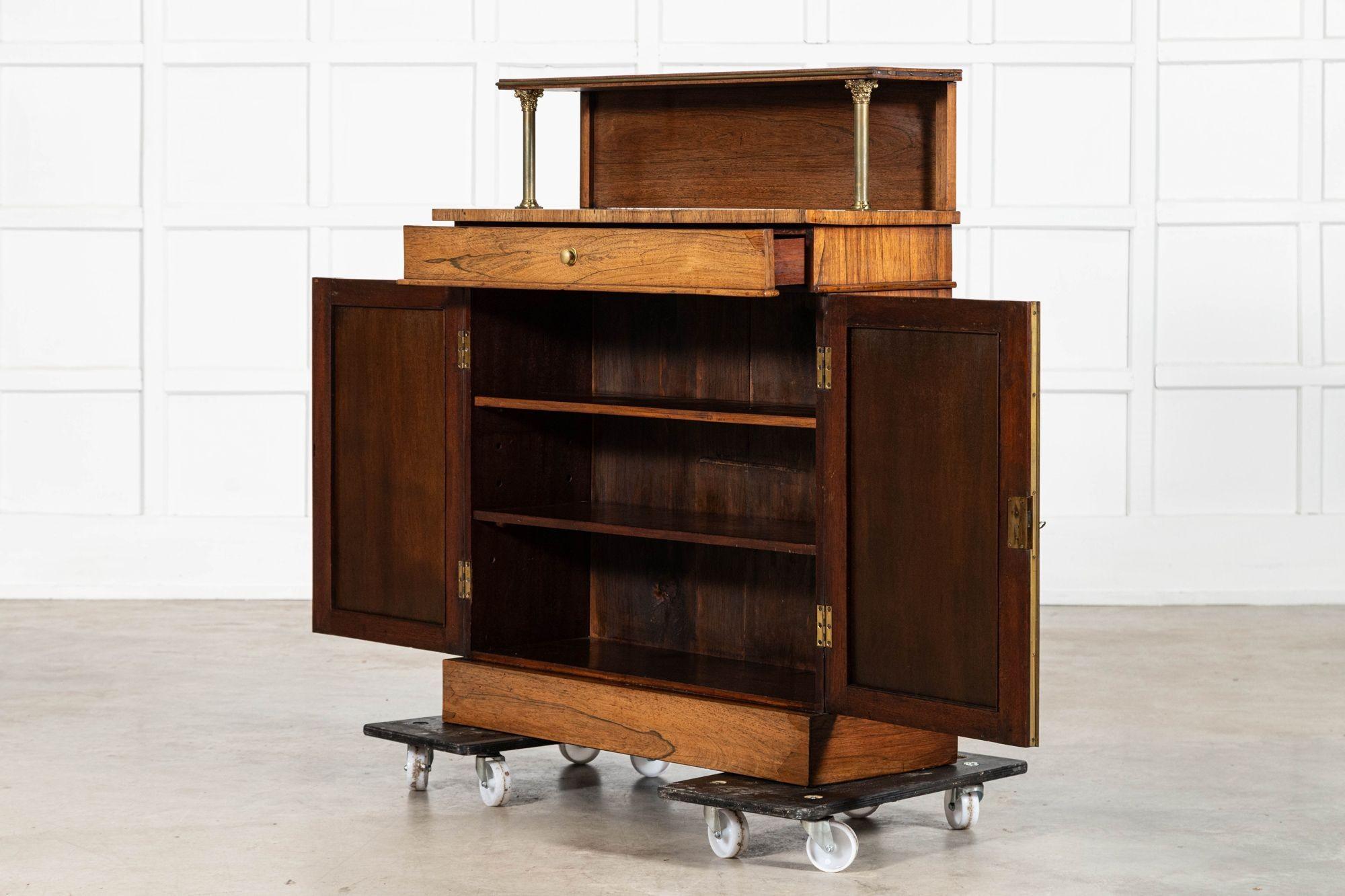 Chiffoniere inglese Regency in palissandro in vendita 3