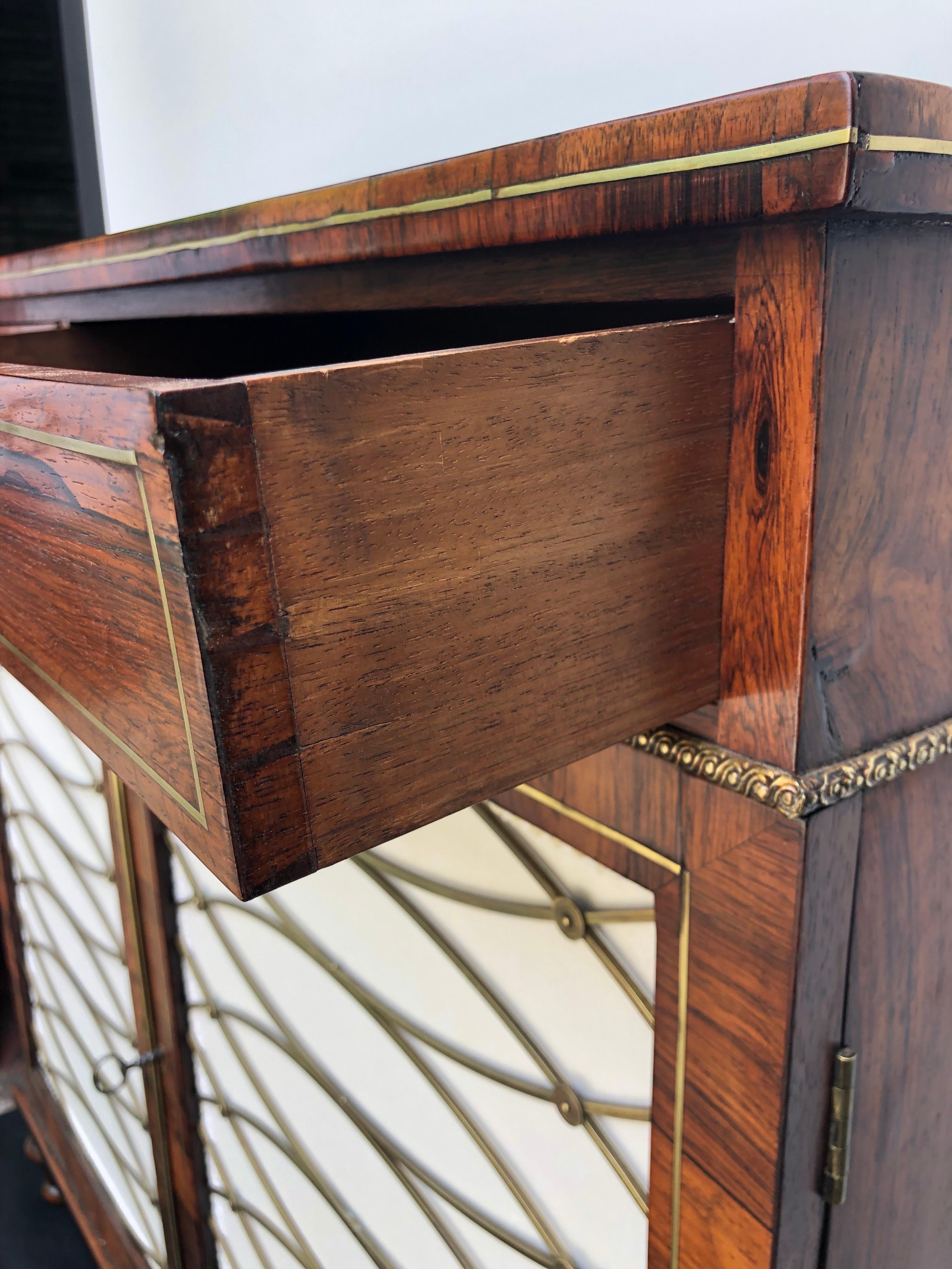 English Regency Rosewood Credenza / Side Cabinet, Early 19th Century 10