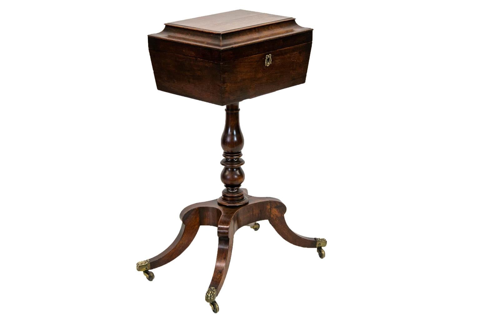 Laiton Boîte à thé anglaise de style Régence en bois de rose en vente