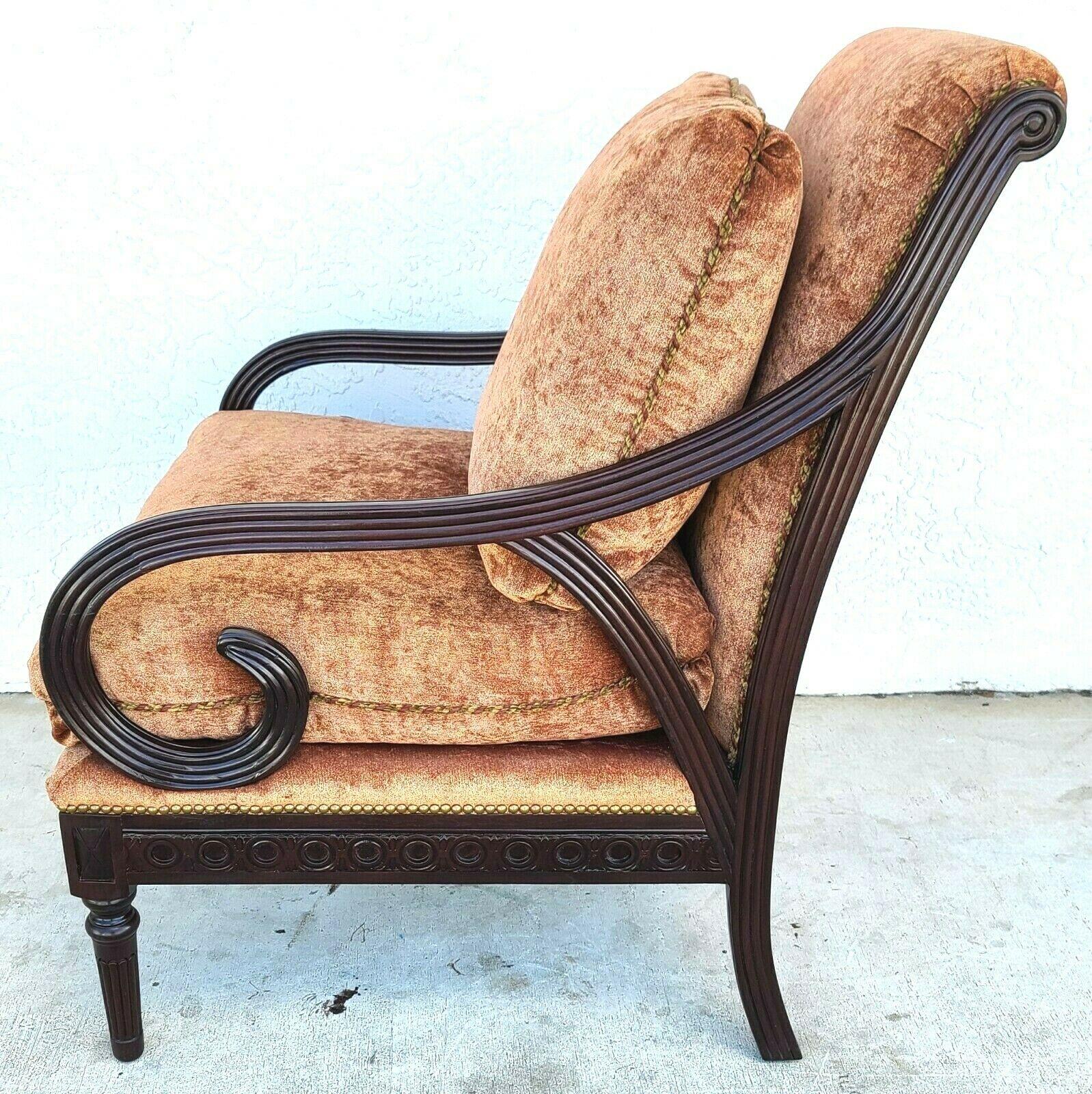 Englischer Regency-Sessel mit Schnörkeln von Classics Furniture of North Carolina (Samt) im Angebot