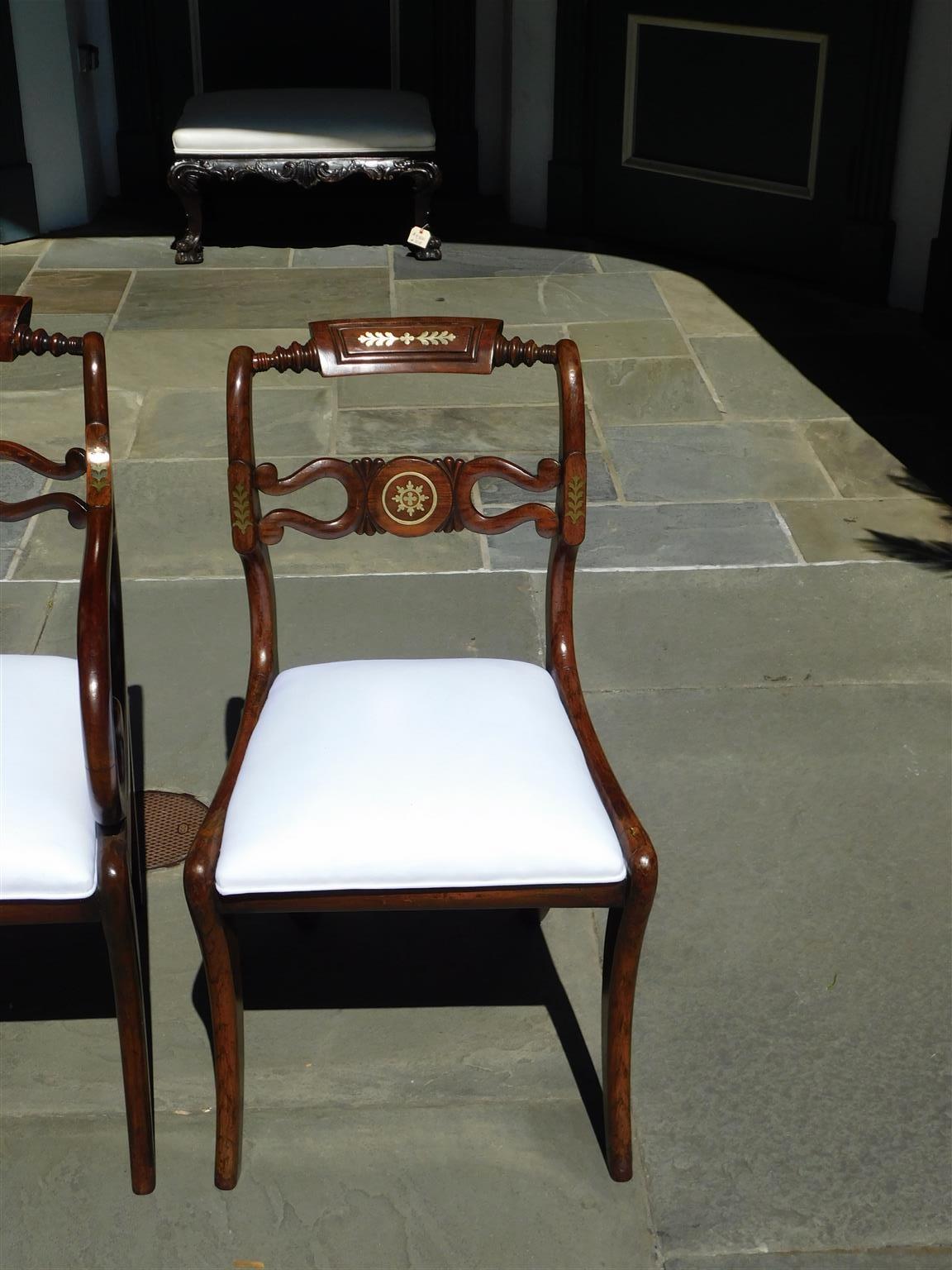 Englischer Regency-Set aus acht Esszimmerstühlen aus Veilchenholz mit Messingintarsien, um 1800 im Angebot 6