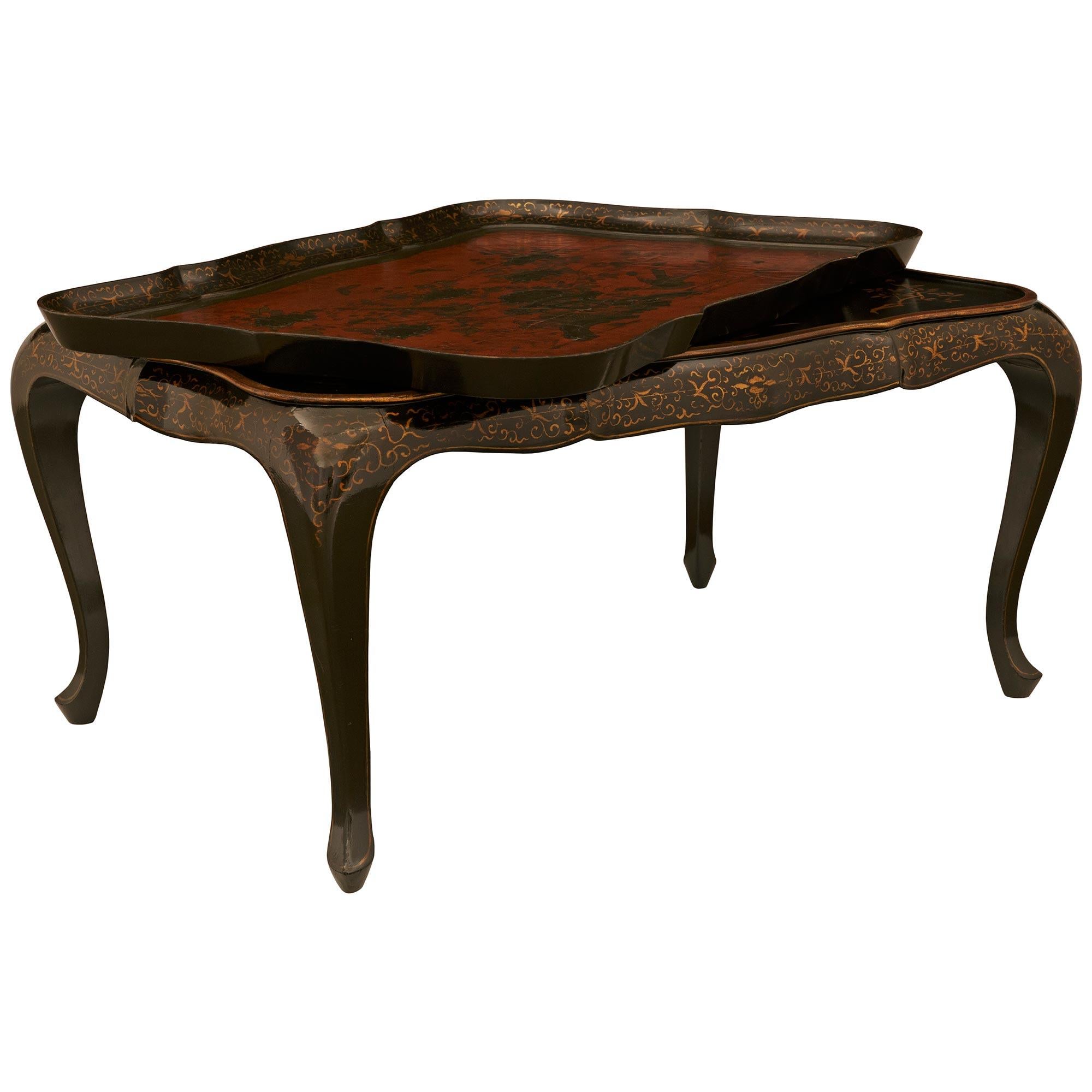 English Regency st. Lacquer and Gilt coffee table removable tray In Good Condition For Sale In West Palm Beach, FL