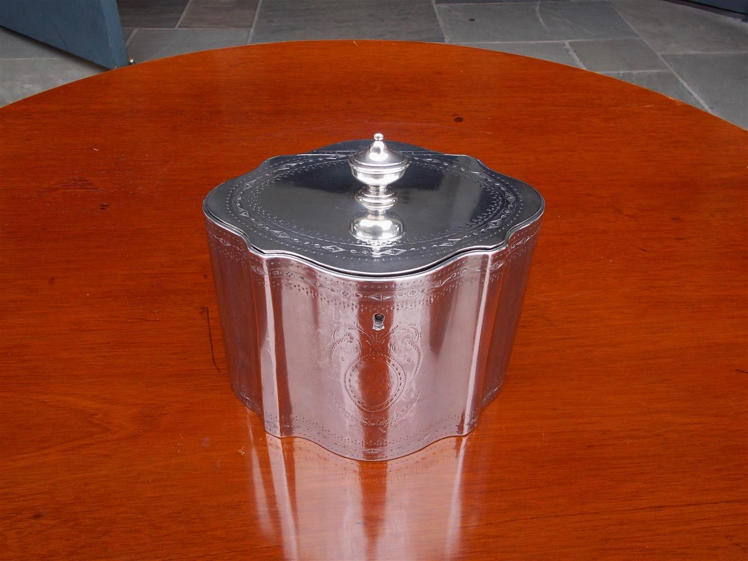 English Regency Sterling Silver Hand Chased Hinged Valuables Box with Urn C 1810 In Excellent Condition In Hollywood, SC