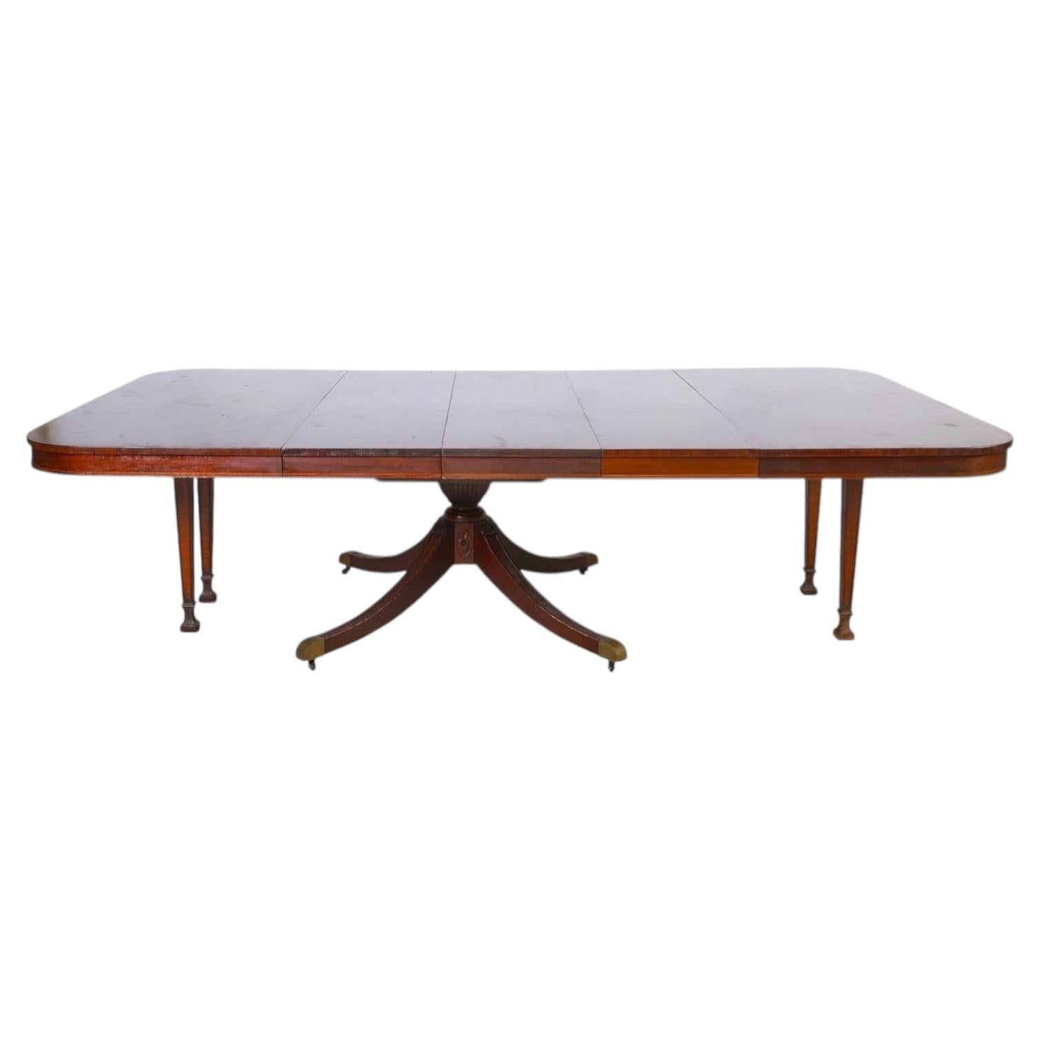 Guéridon en acajou et bois fruitier marqueté de style Régence anglaise du 19e siècle en vente