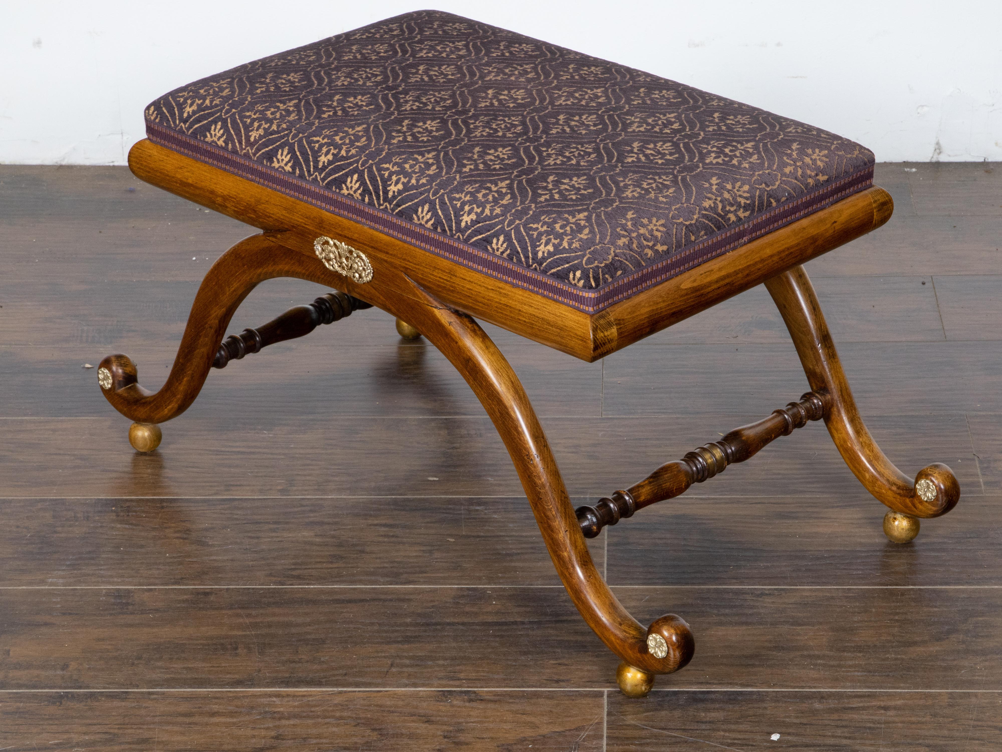 English Regency Style 19th Century Mahogany Stool Curving Legs and Gilt Accents For Sale 3