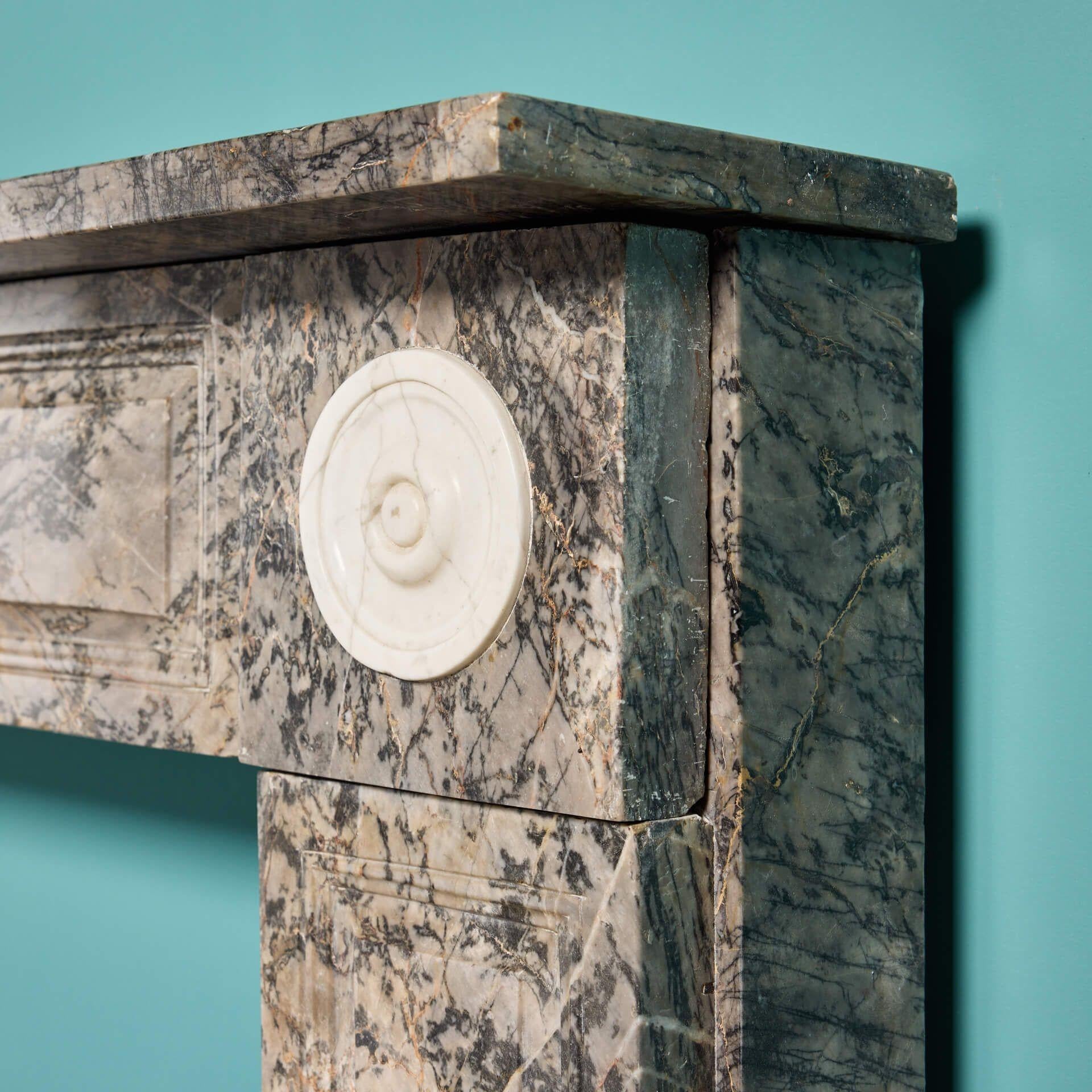Marbre Cheminée ancienne en marbre de style Régence anglaise en vente
