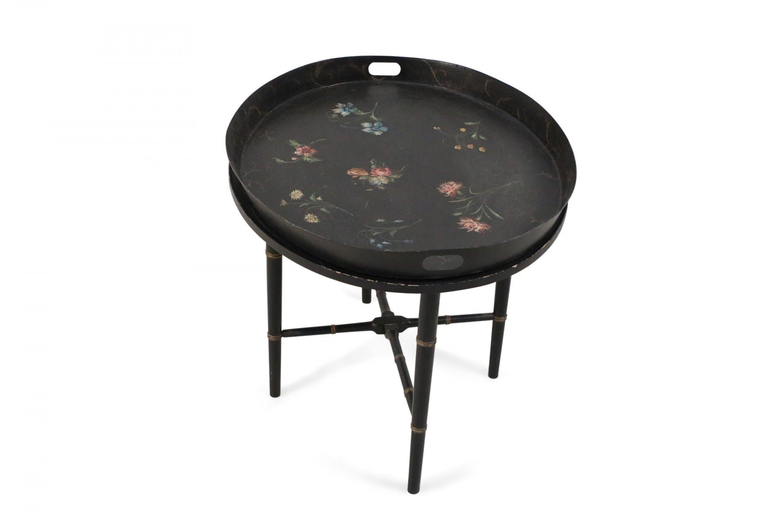 Table basse de style Régence anglaise à plateau noir et à motifs floraux en vente 2