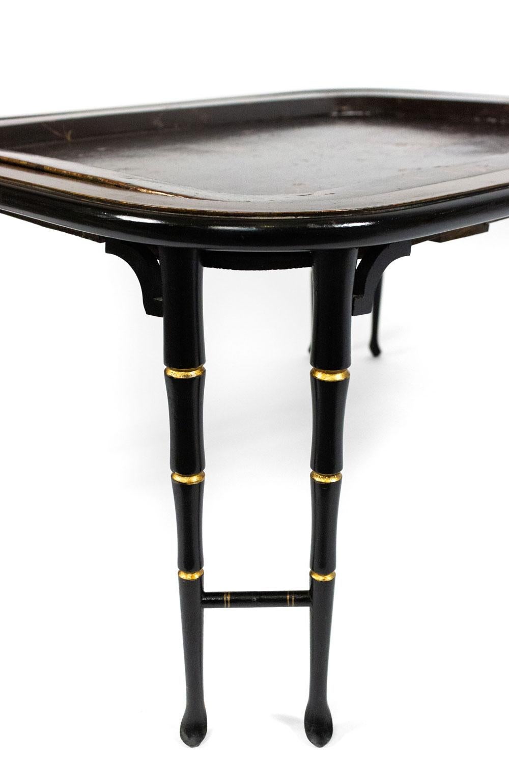 Table basse de style Regency anglaise laquée marron Bon état - En vente à Queens, NY