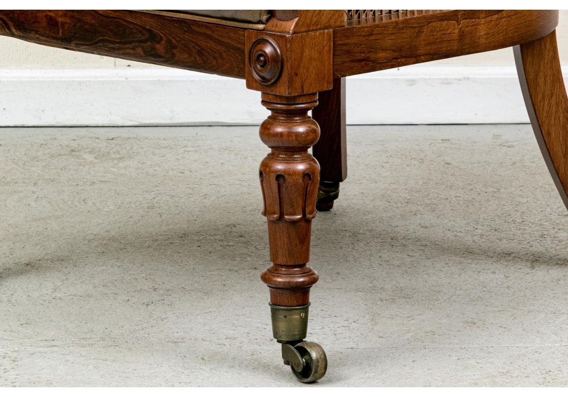Laiton Bergère cannée avec siège en cuir de style Regency anglais en vente