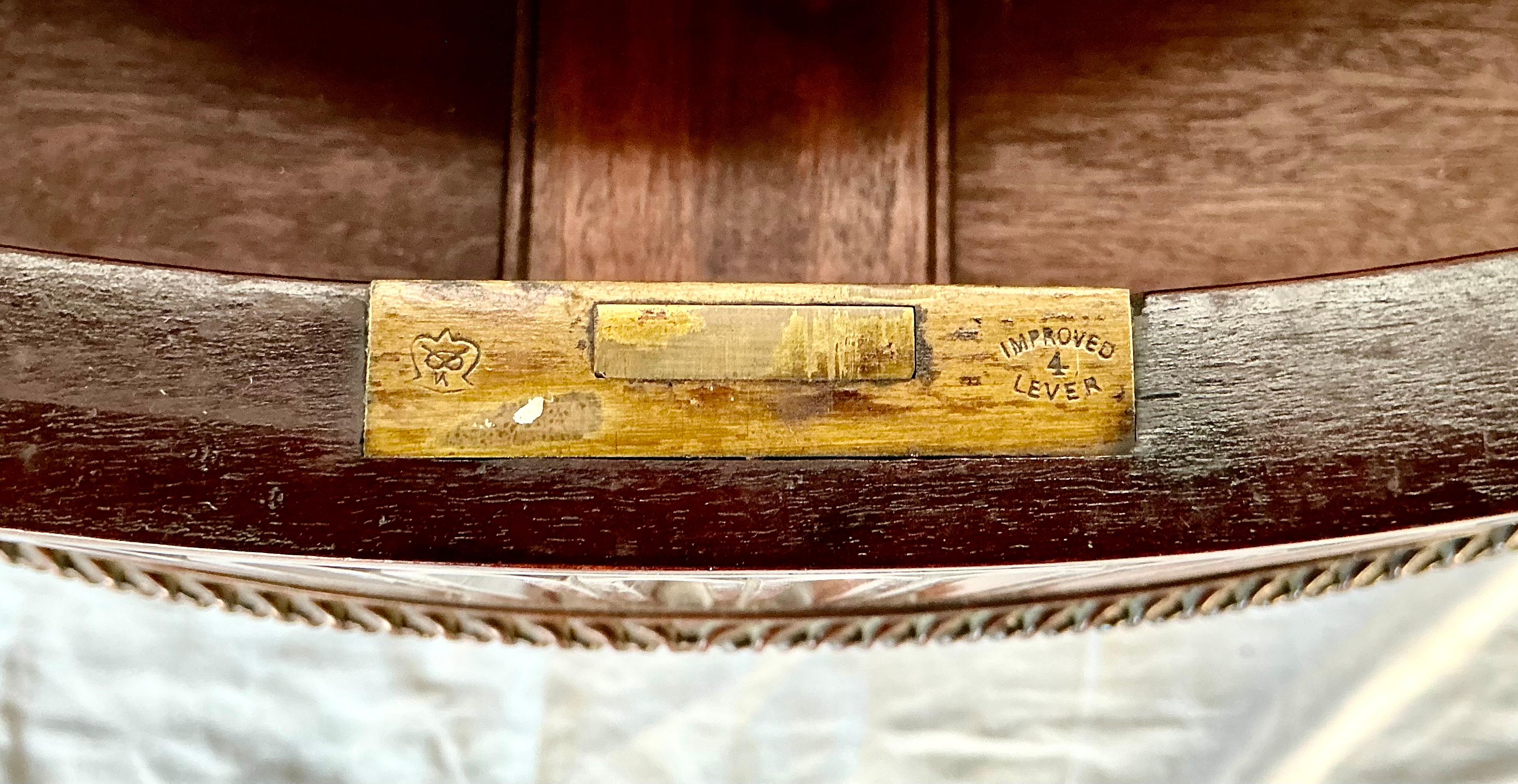 Mesa Consola de Servir de Caoba Tallada de Estilo Regencia Inglés en venta 8
