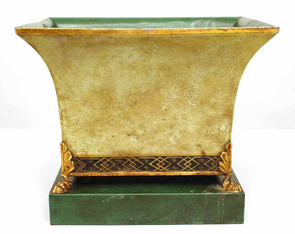Dipinto a mano Vaso Chinoiserie della Reggenza inglese in vendita