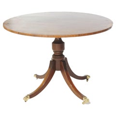Table centrale en acajou de style Régence anglaise, 20e siècle