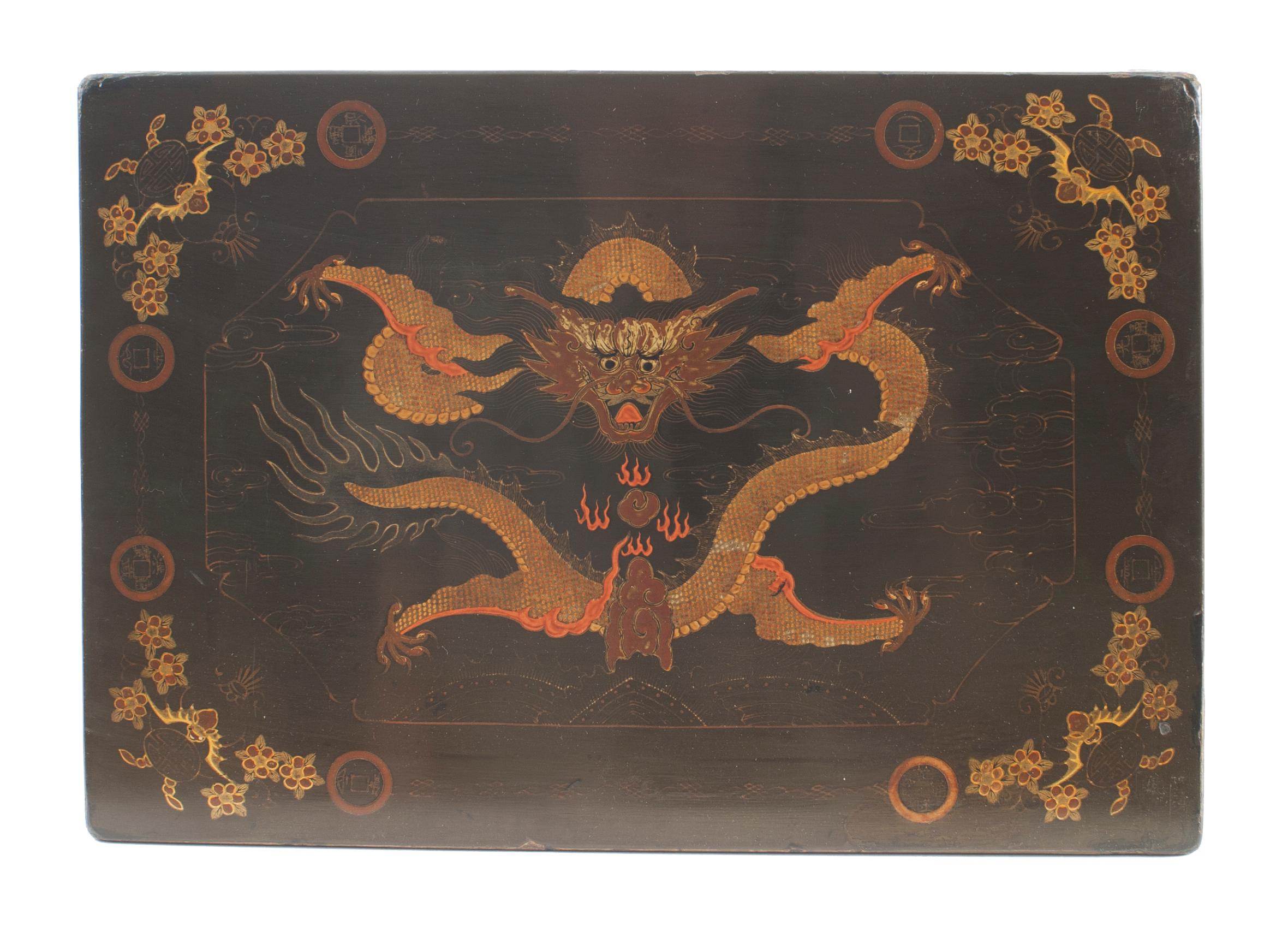 English Regency Style Chinoiserie Decorated Nest of Three Tables In Good Condition For Sale In Queens, NY