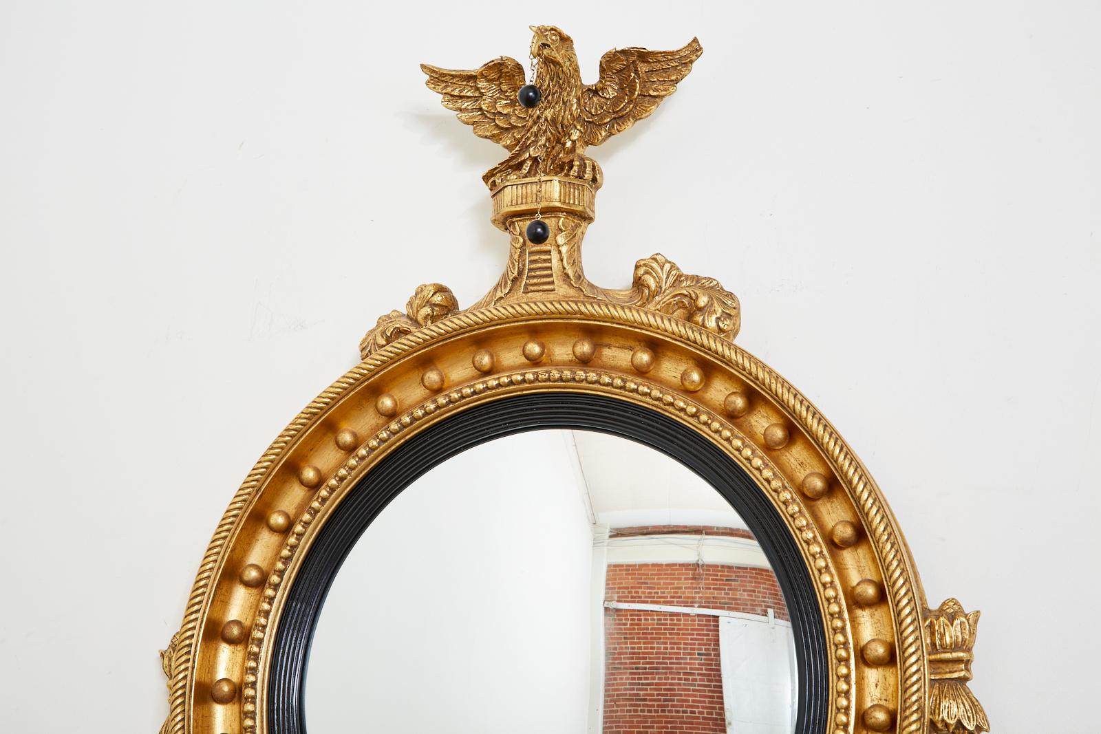 English Regency Style Giltwood Convex Girandole Mirror In Good Condition For Sale In Rio Vista, CA