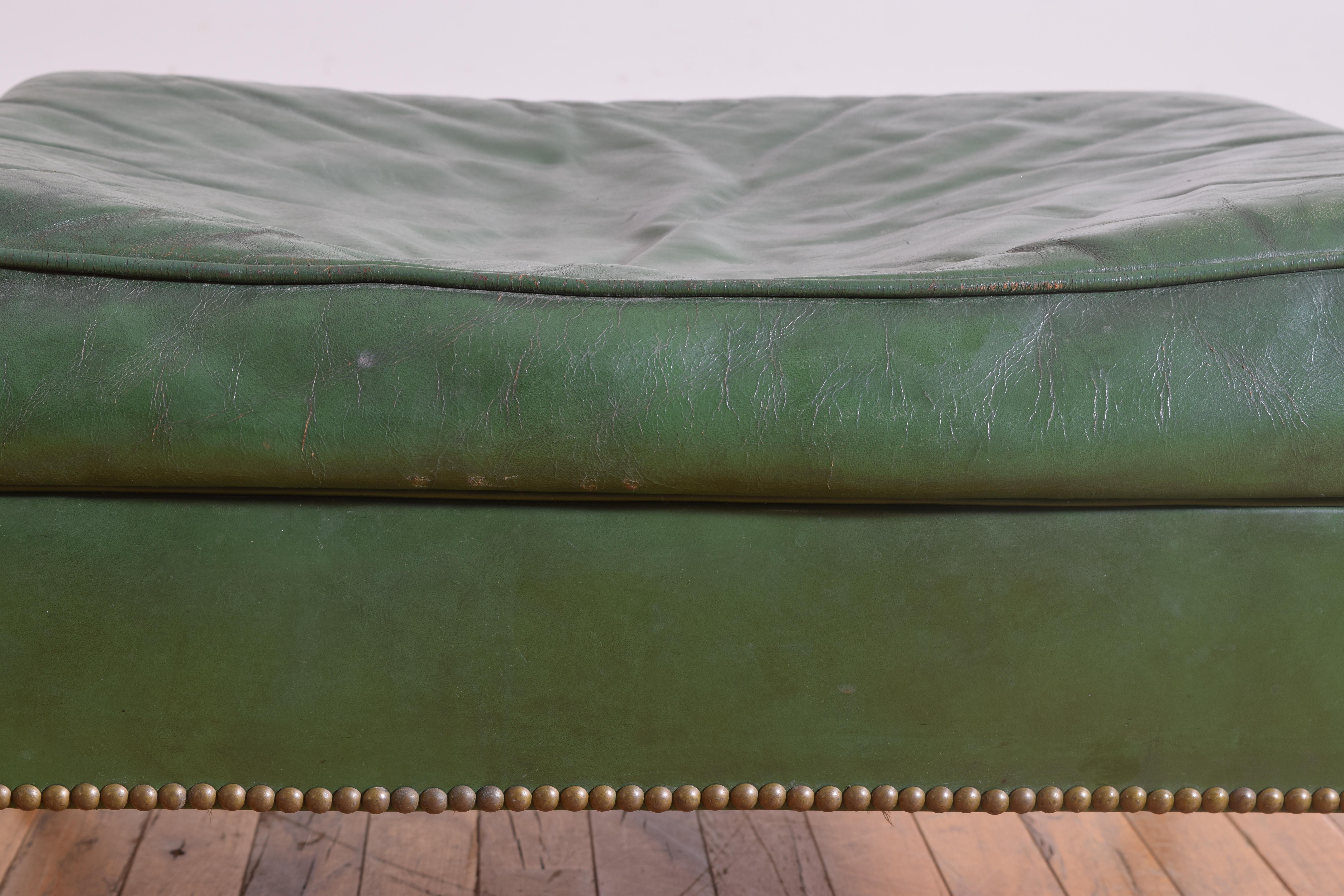 English Regency Style Mahogany and Leather Upholstered Bench, 2ndq 20th cen. For Sale 2