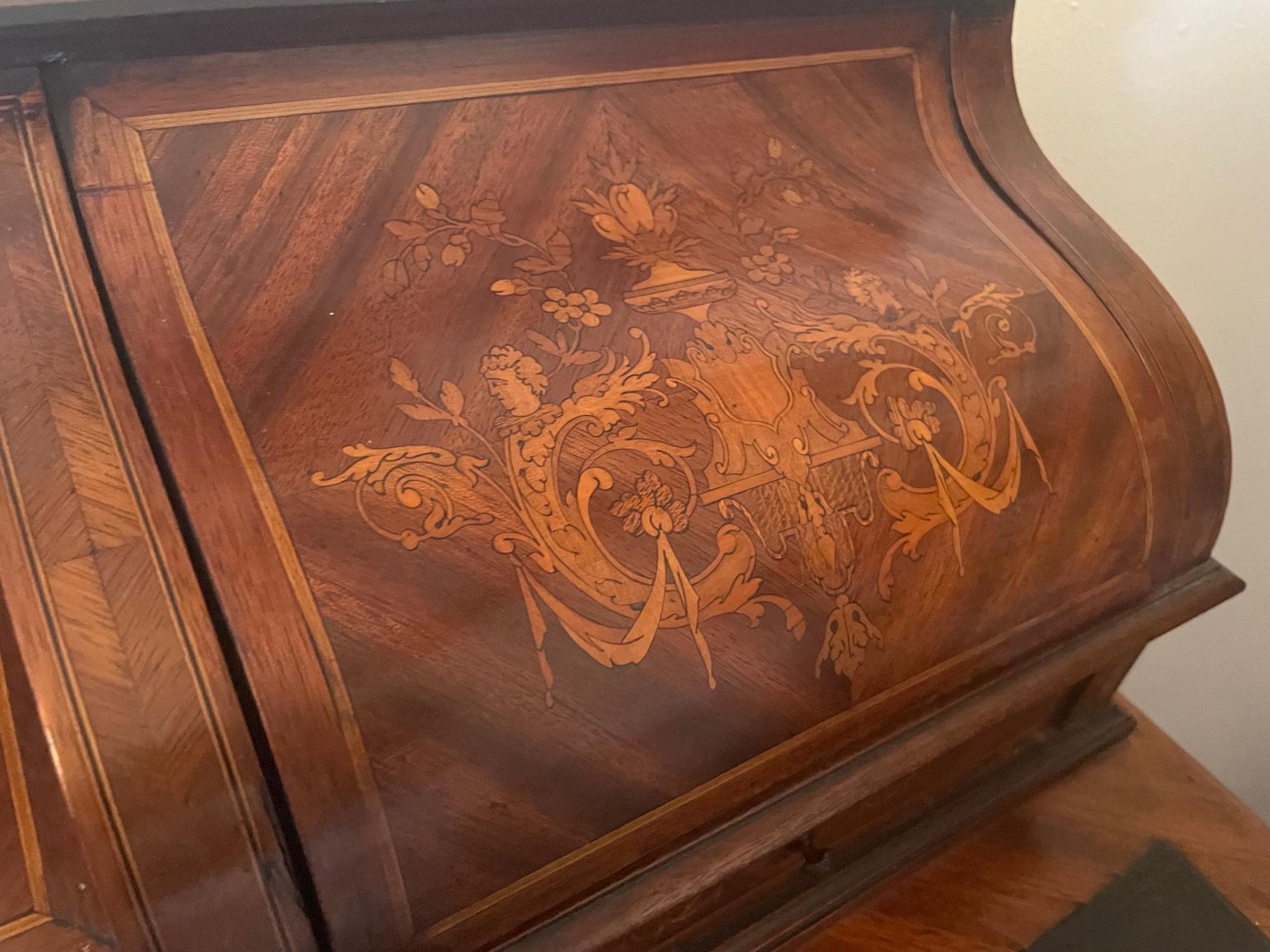 English Regency Style Mahogany and Satinwood Inlaid Carlton House Desk For Sale 9