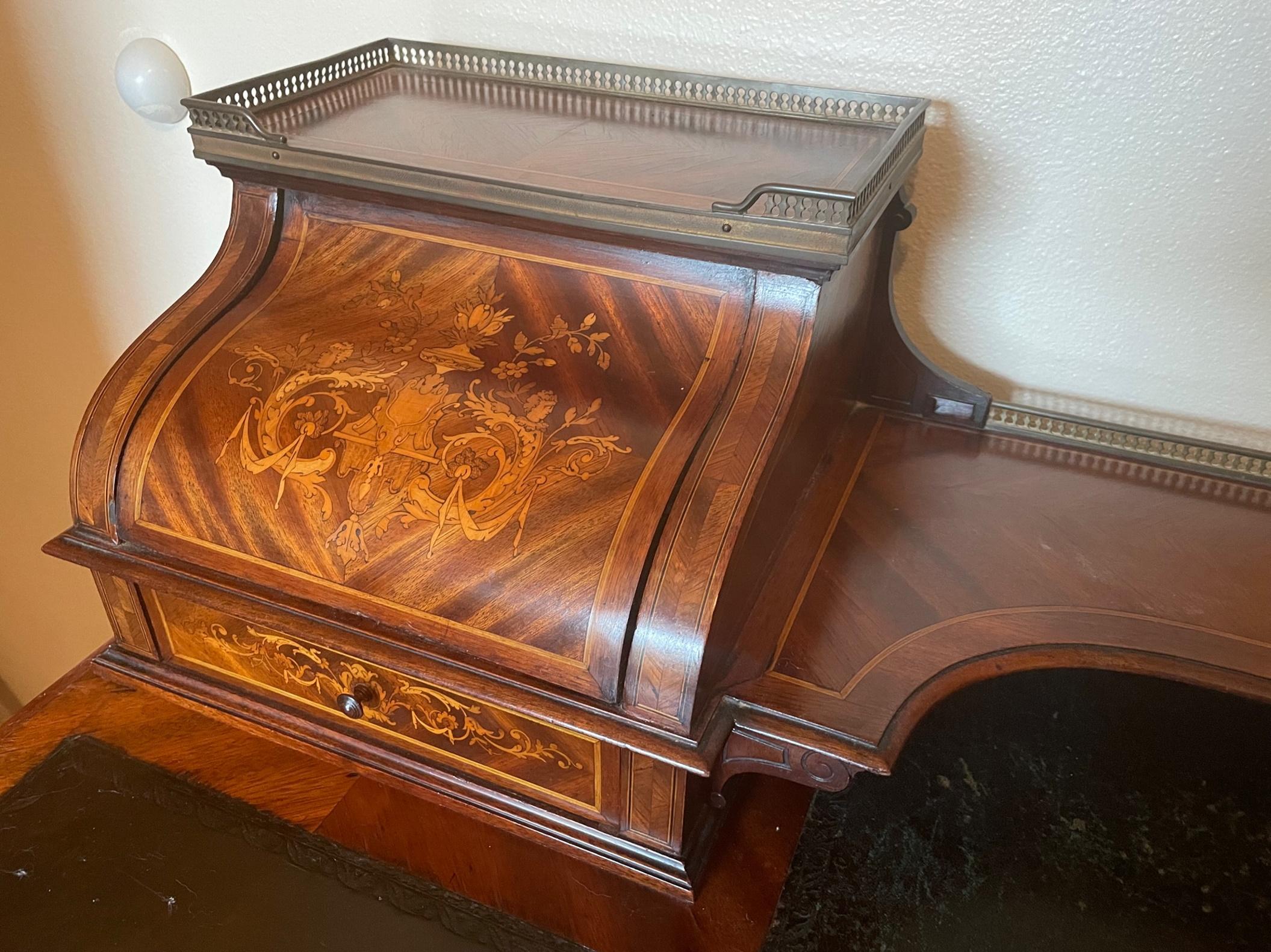 English Regency Style Mahogany and Satinwood Inlaid Carlton House Desk For Sale 4