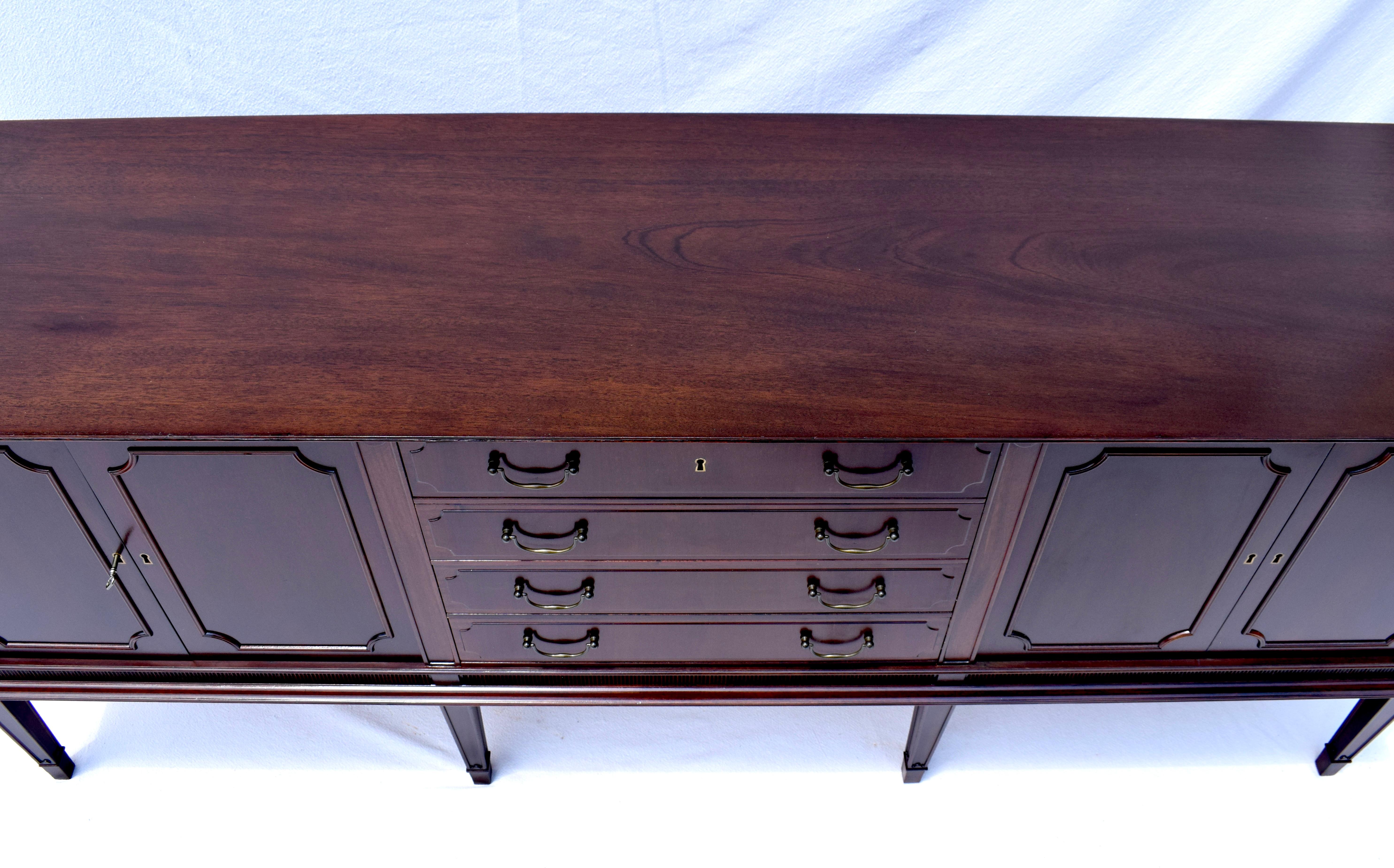 Englisches Mahagoni-Sideboard im Regency-Stil (Messing)