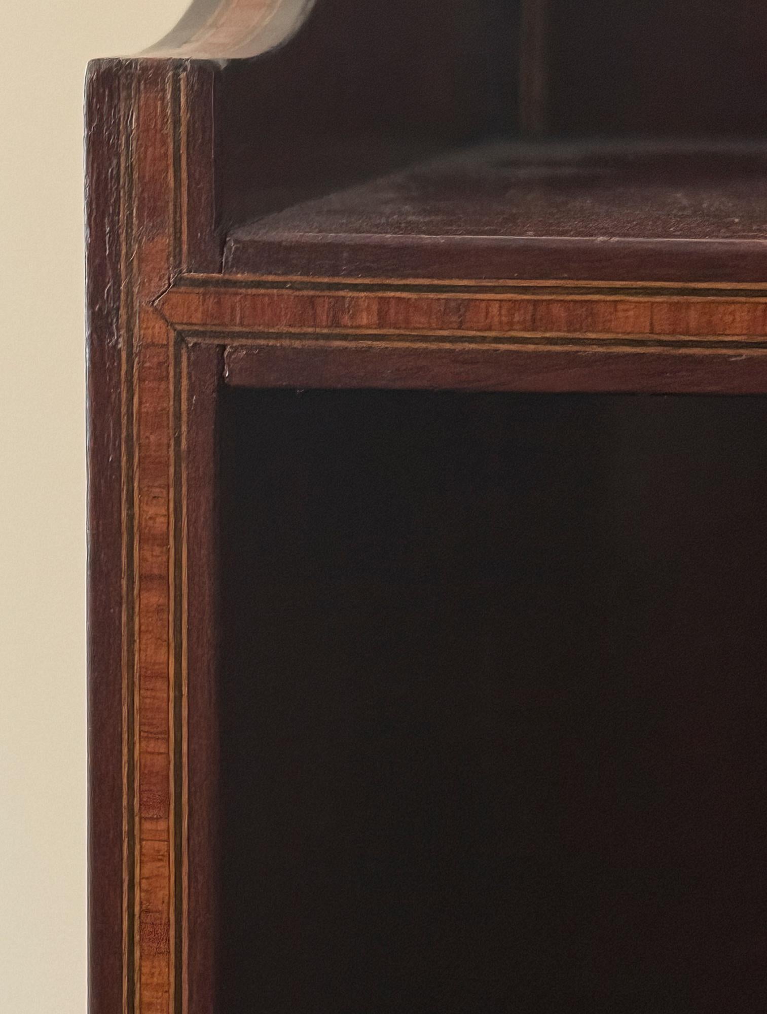 Early 20th Century English Regency Style Mahogany Waterfall Bookcase ( Edwardian ) For Sale