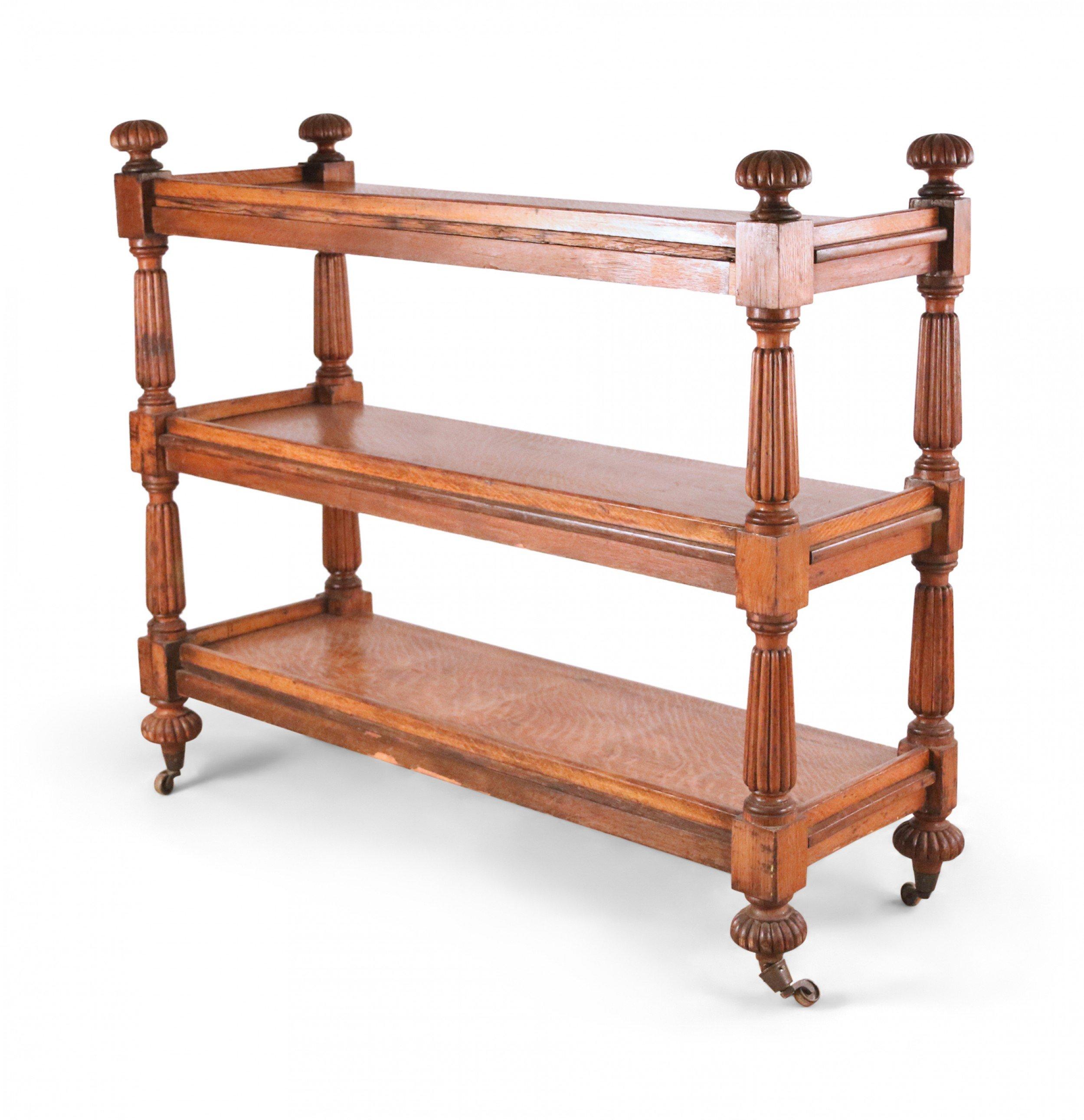 English Regency Style Oak Ball Finial Three Shelf Étagère In Good Condition For Sale In New York, NY