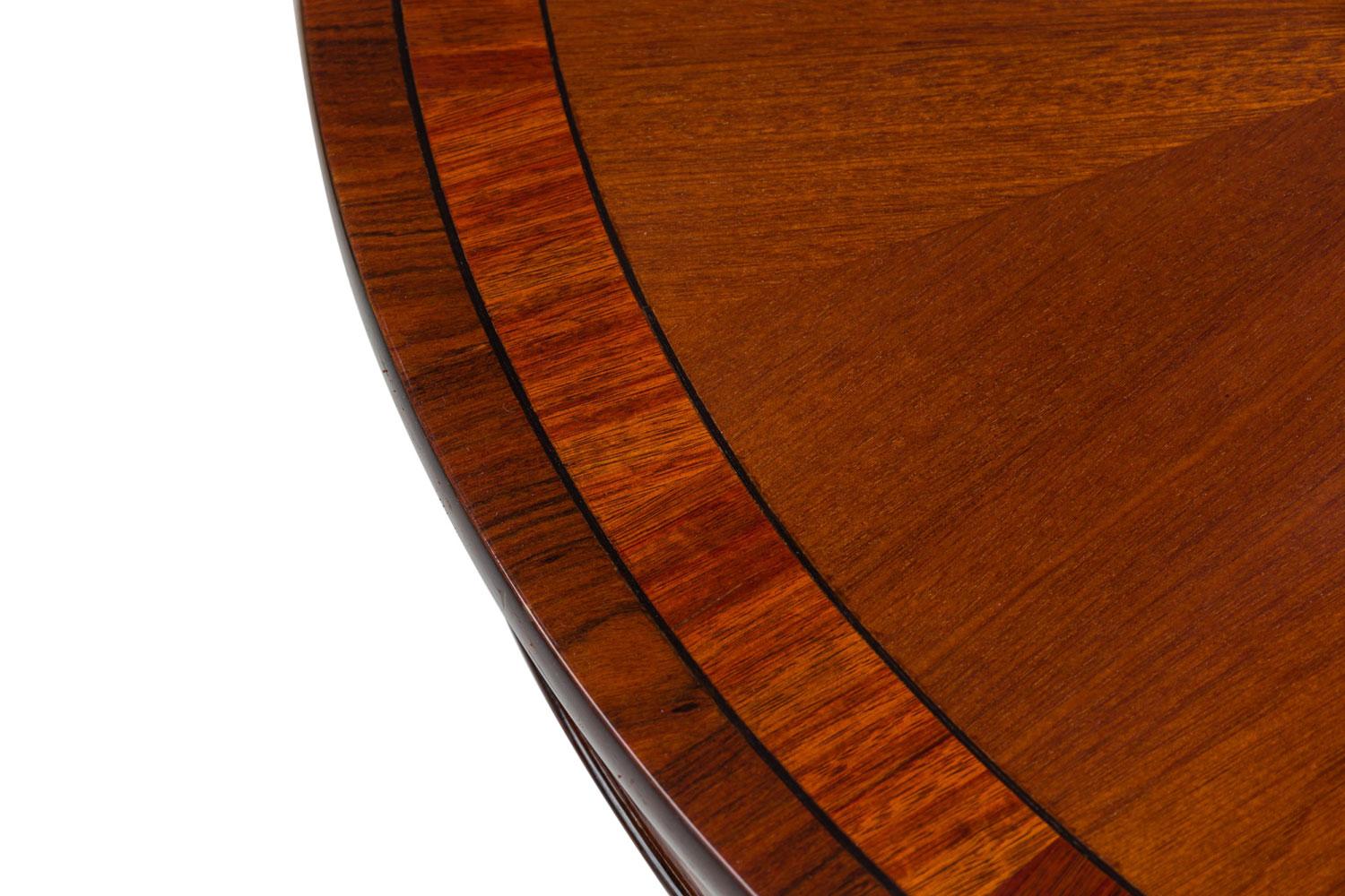 English Regency style Round Center Table For Sale 4