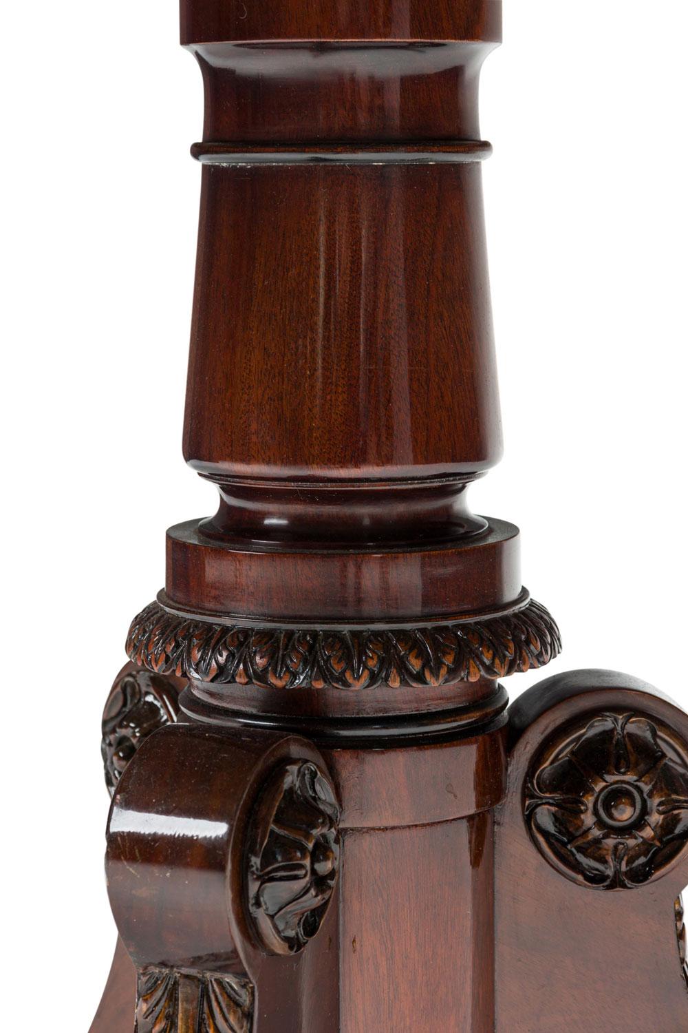 English Regency style Round Center Table For Sale 2