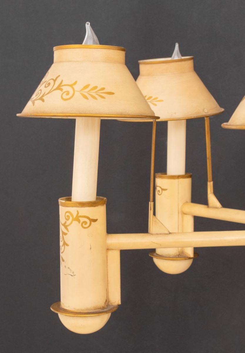 Englisch Regency-Stil Tole Sechs-Licht-Kronleuchter (Vergoldetes Holz) im Angebot