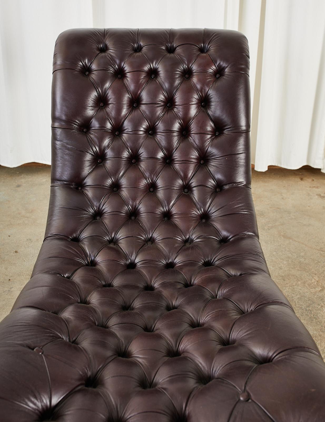 20th Century English Regency Style Tufted Leather Mahogany Chaise Longue