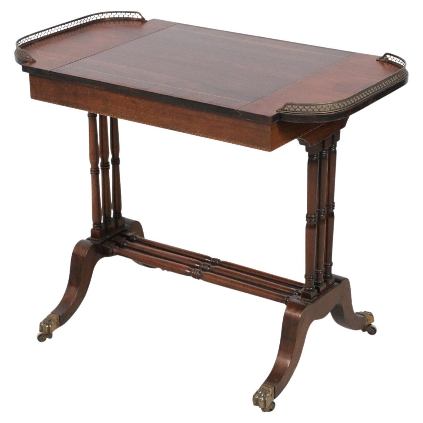 Table de jeu en bois de style Régence anglaise