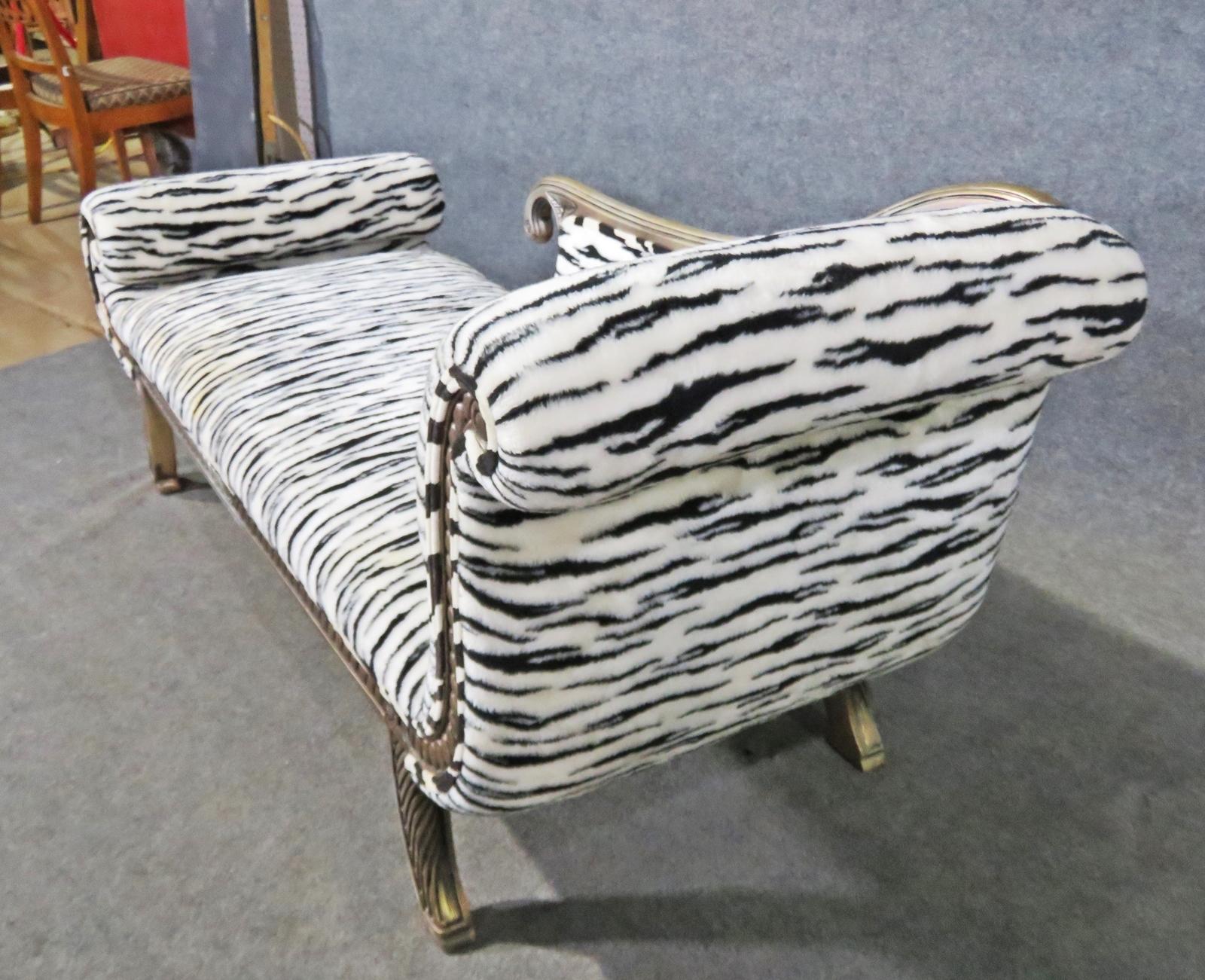 English Regency Style Zebra Print Upholstered Recamier Chaise Daybed In Good Condition In Swedesboro, NJ