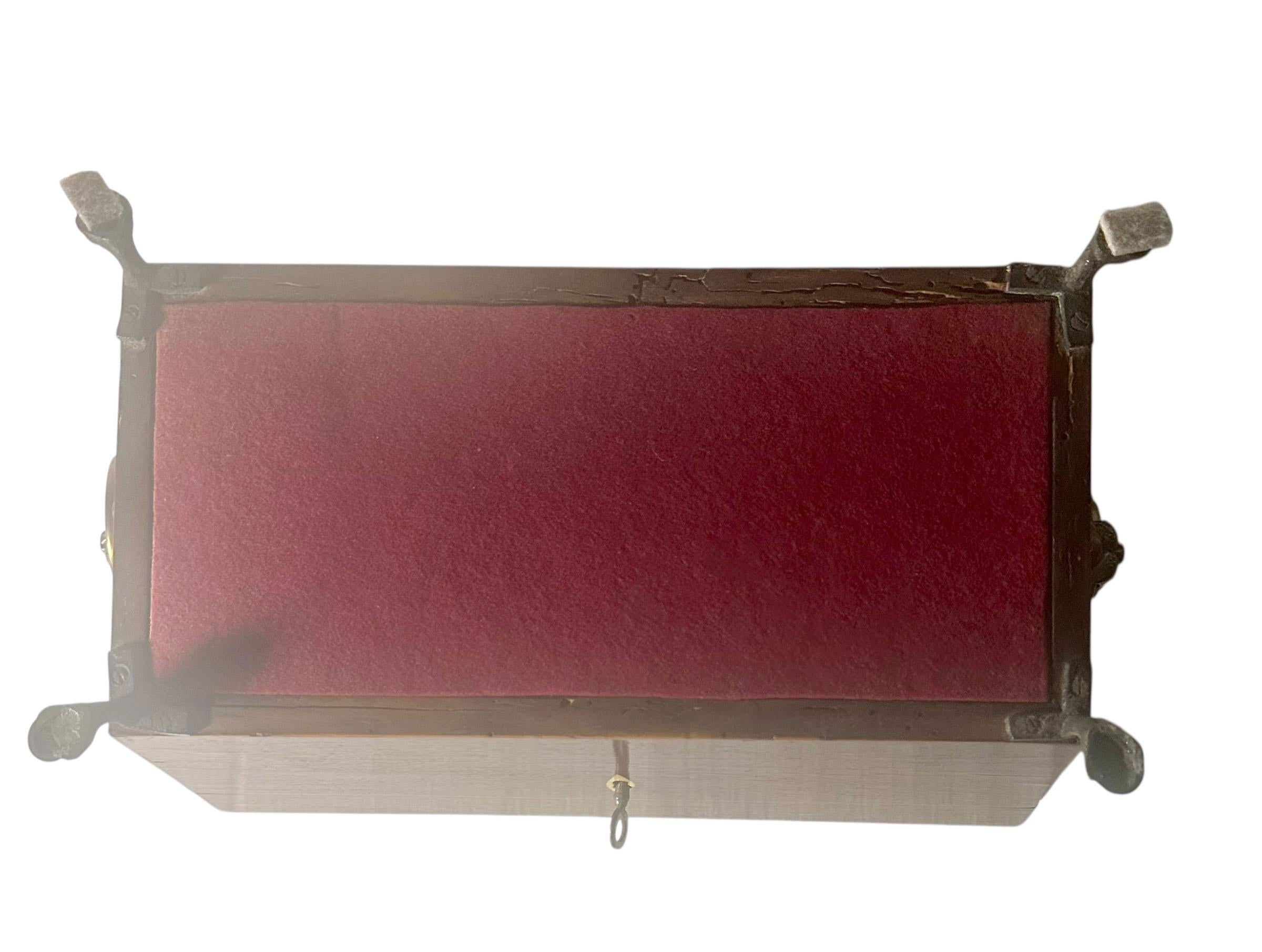 English Regency Tea Caddy with Original Key For Sale 7