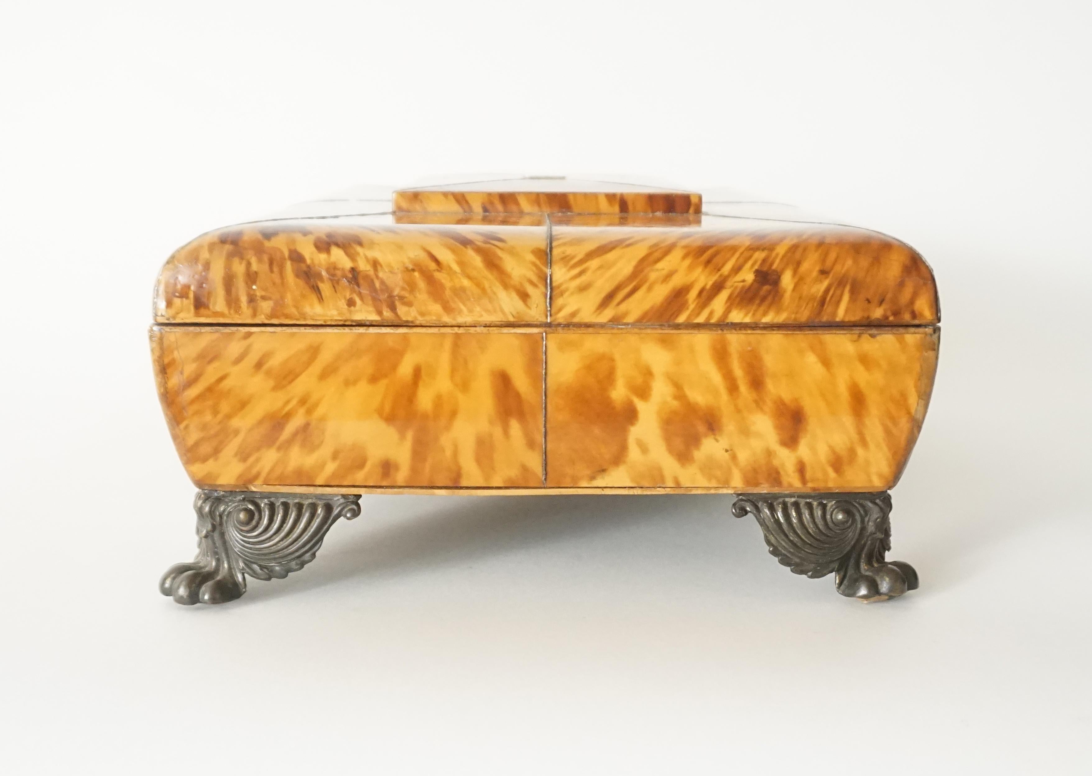 English Regency Tortoiseshell Necessaire Tabletop Toiletry Box, circa 1810 2