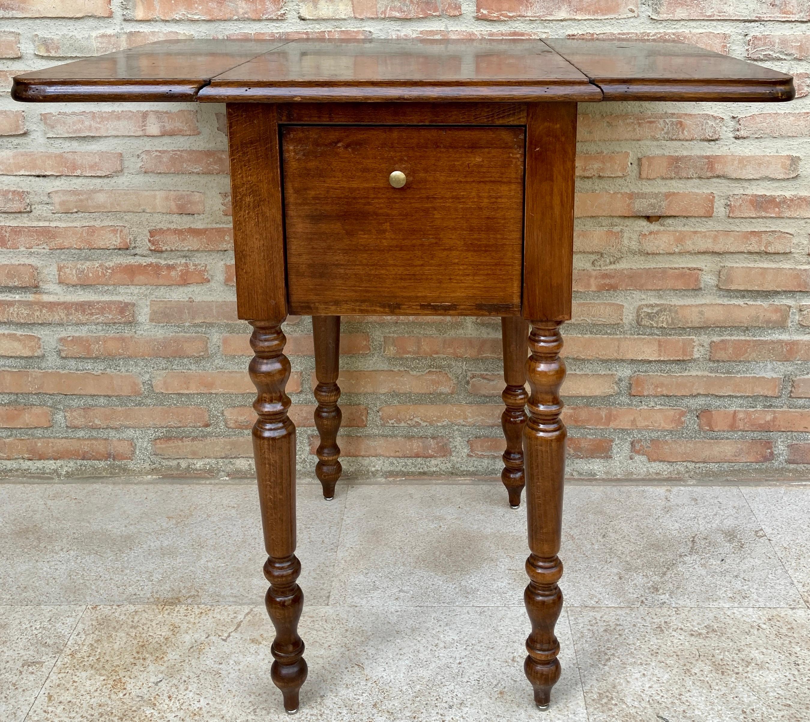 Néo-Régence Table de style Régence anglaise avec ailes, années 1890 en vente