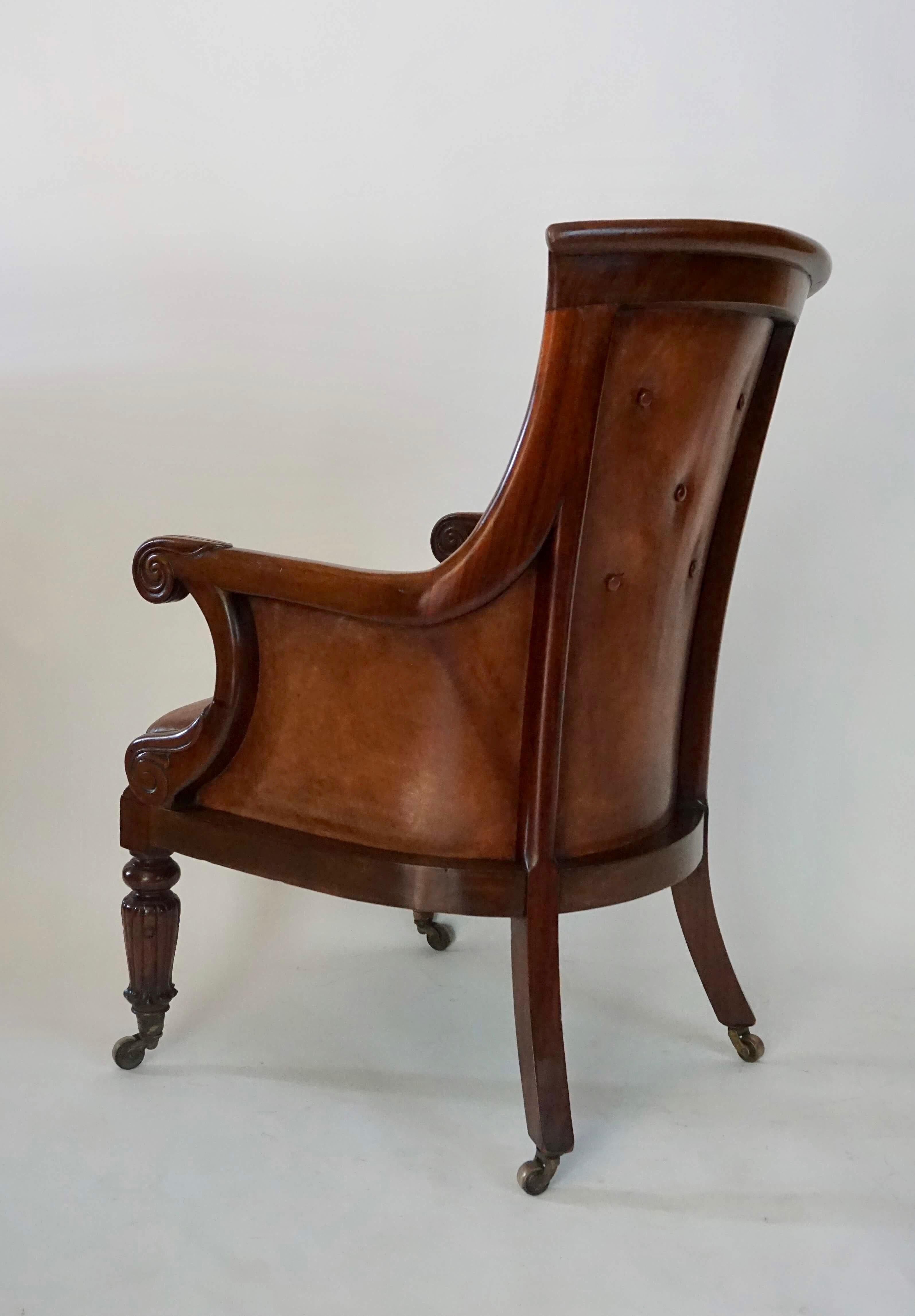 English Regency William IV Mahogany and Leather Bergère Armchair, circa 1835 In Good Condition In Kinderhook, NY