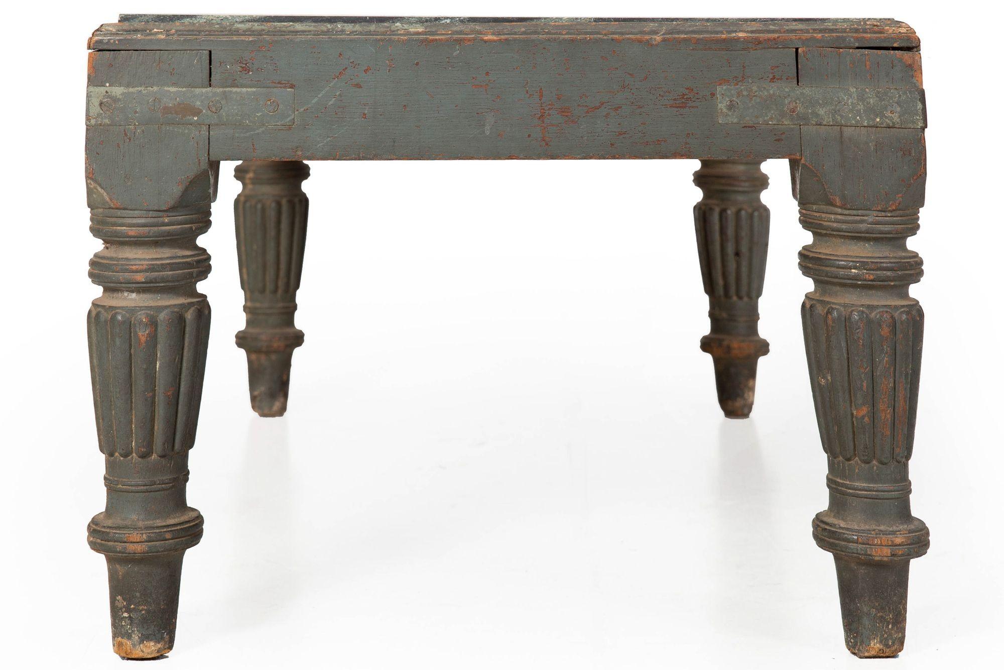 English Regency William IV Teal Painted Marble Top Low Coffee Table ca. 1840 Desconocido en venta
