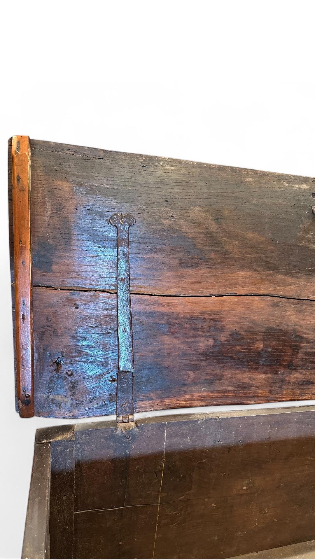 English Renaissance 17. Jahrhundert Massiv Eiche Truhe Trunk im Angebot 3