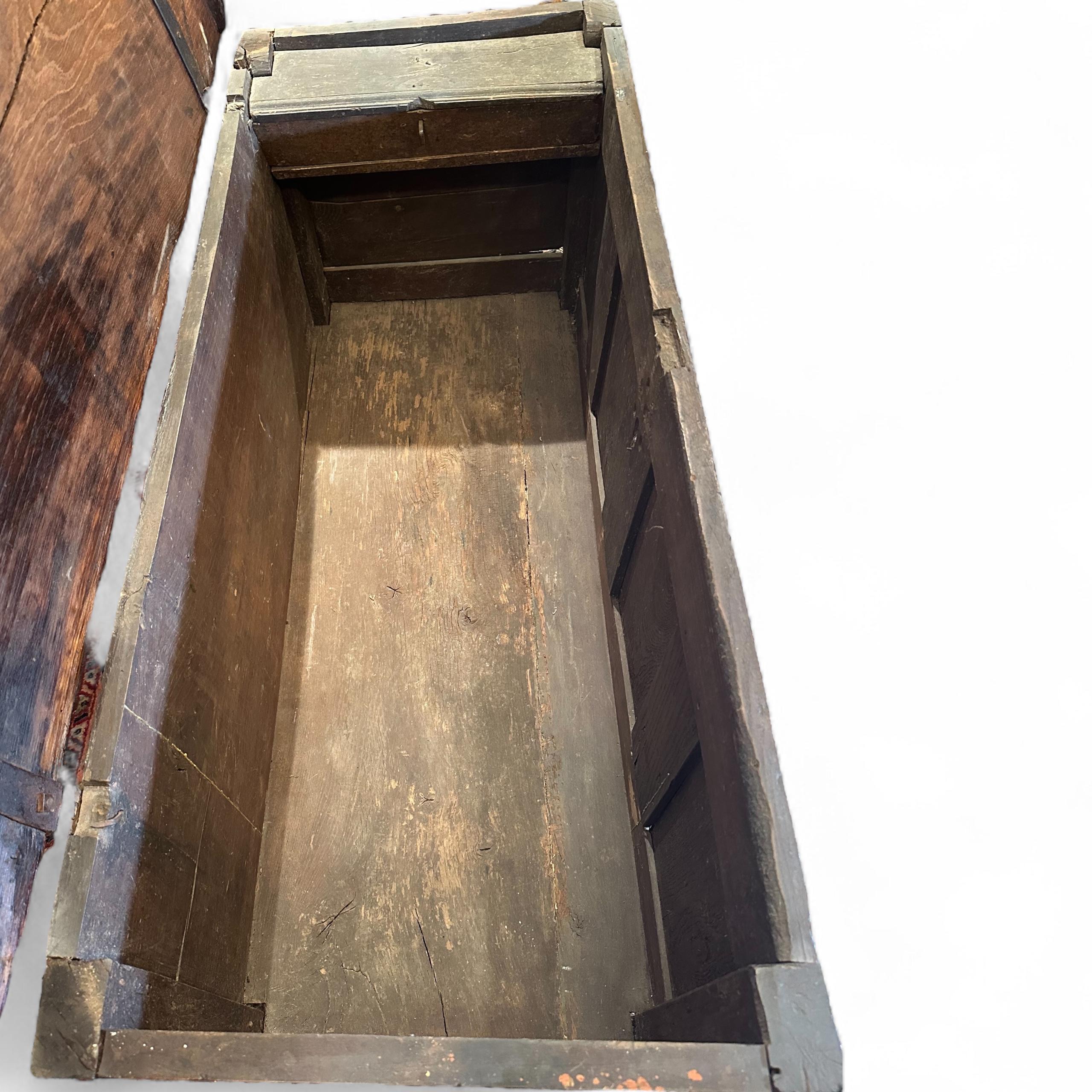 English Renaissance 17. Jahrhundert Massiv Eiche Truhe Trunk im Angebot 7