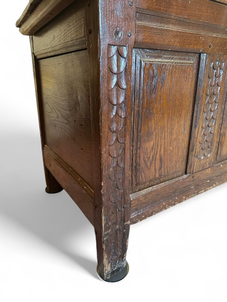 English Renaissance 17. Jahrhundert Massiv Eiche Truhe Trunk (Handgeschnitzt) im Angebot