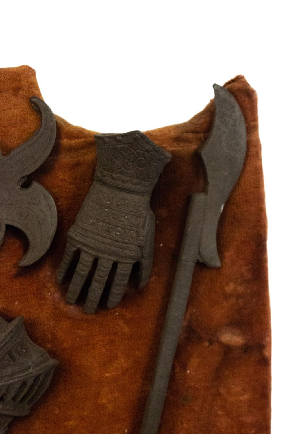 Britannique Bouclier miniature de style Renaissance anglaise en vente