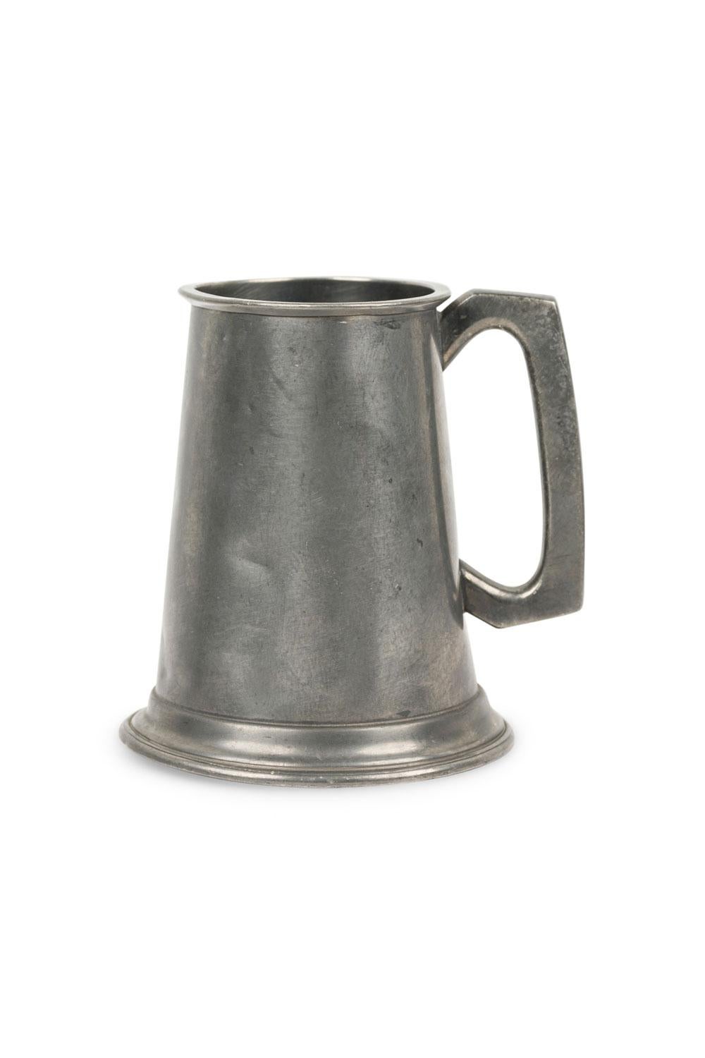 English Renaissance Style Pewter Tankards (Britisch) im Angebot