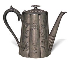 Englische Teekanne im Renaissance-Stil aus Zinn