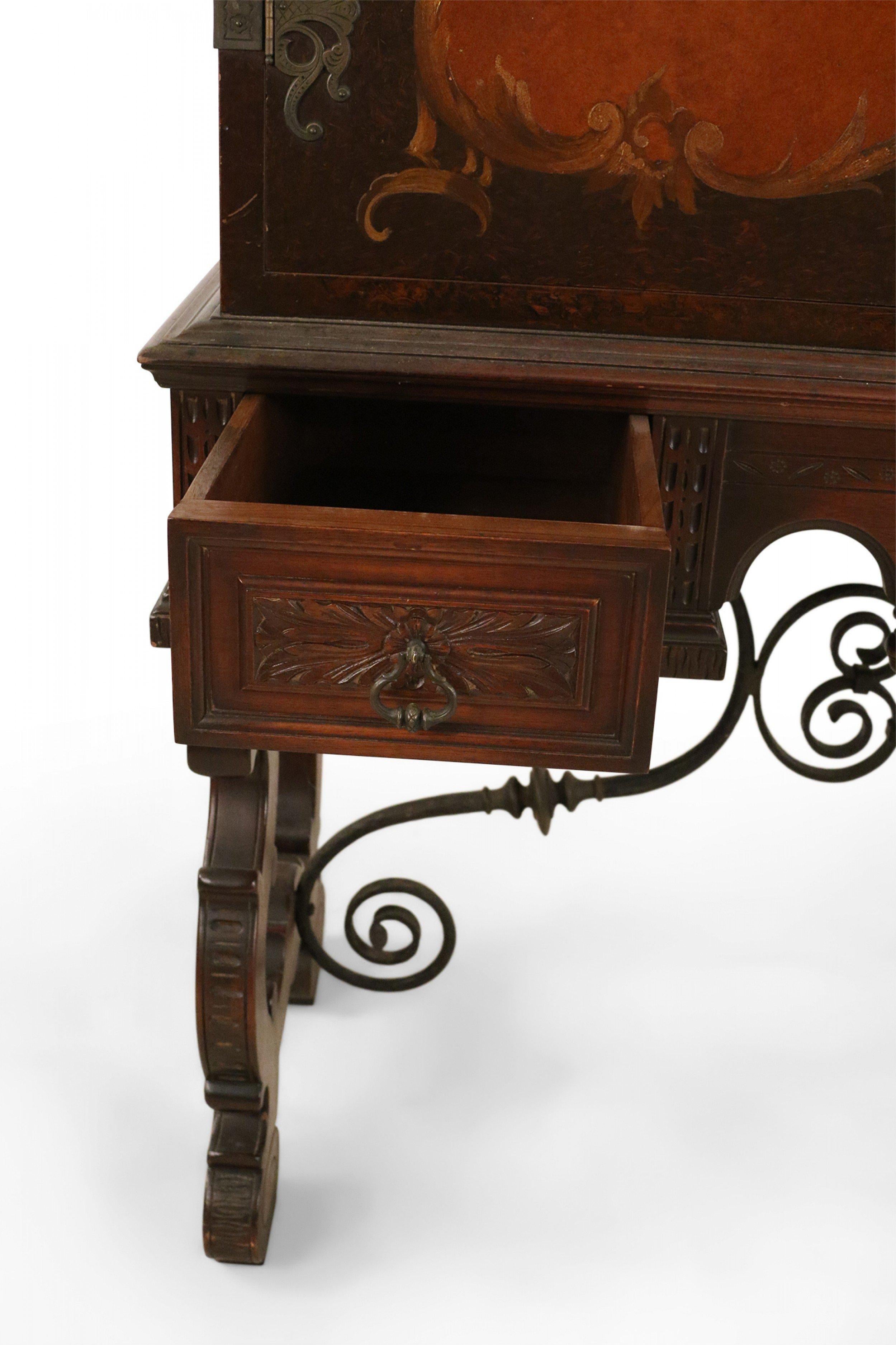 Armadio Highboy in stile rinascimentale inglese in mogano e ferro in vendita 3