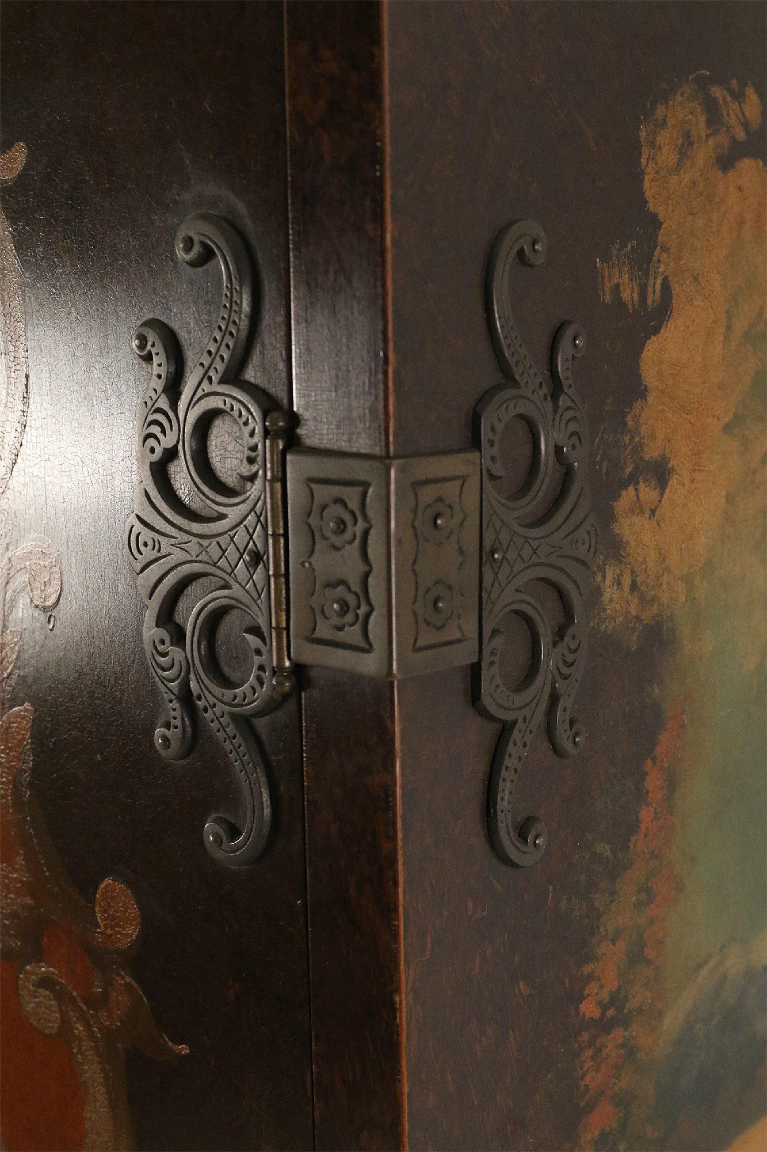 Meuble de rangement haut de gamme pictural en acajou et fer de style Renaissance anglaise Bon état - En vente à New York, NY