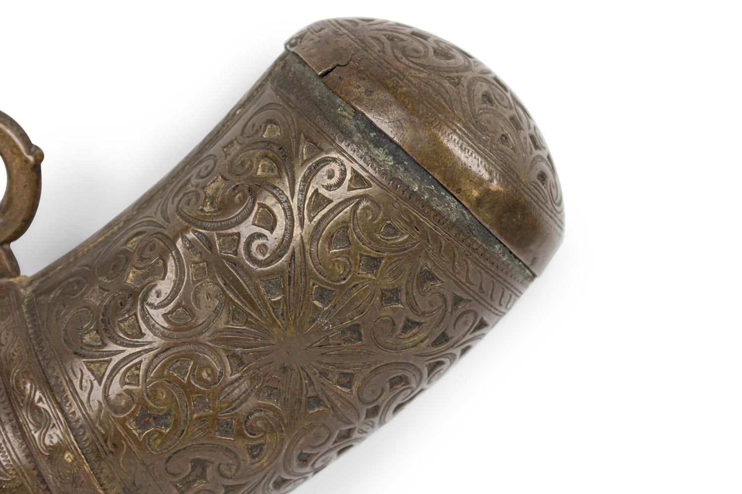 English Renaissance Style Powder Horn Bon état - En vente à Queens, NY