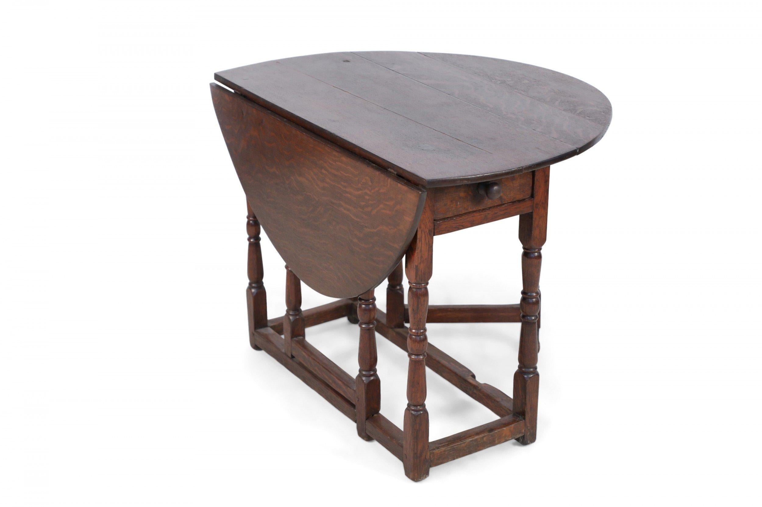 English Renaissance-Style Walnut Drop Leaf Center Table For Sale 2