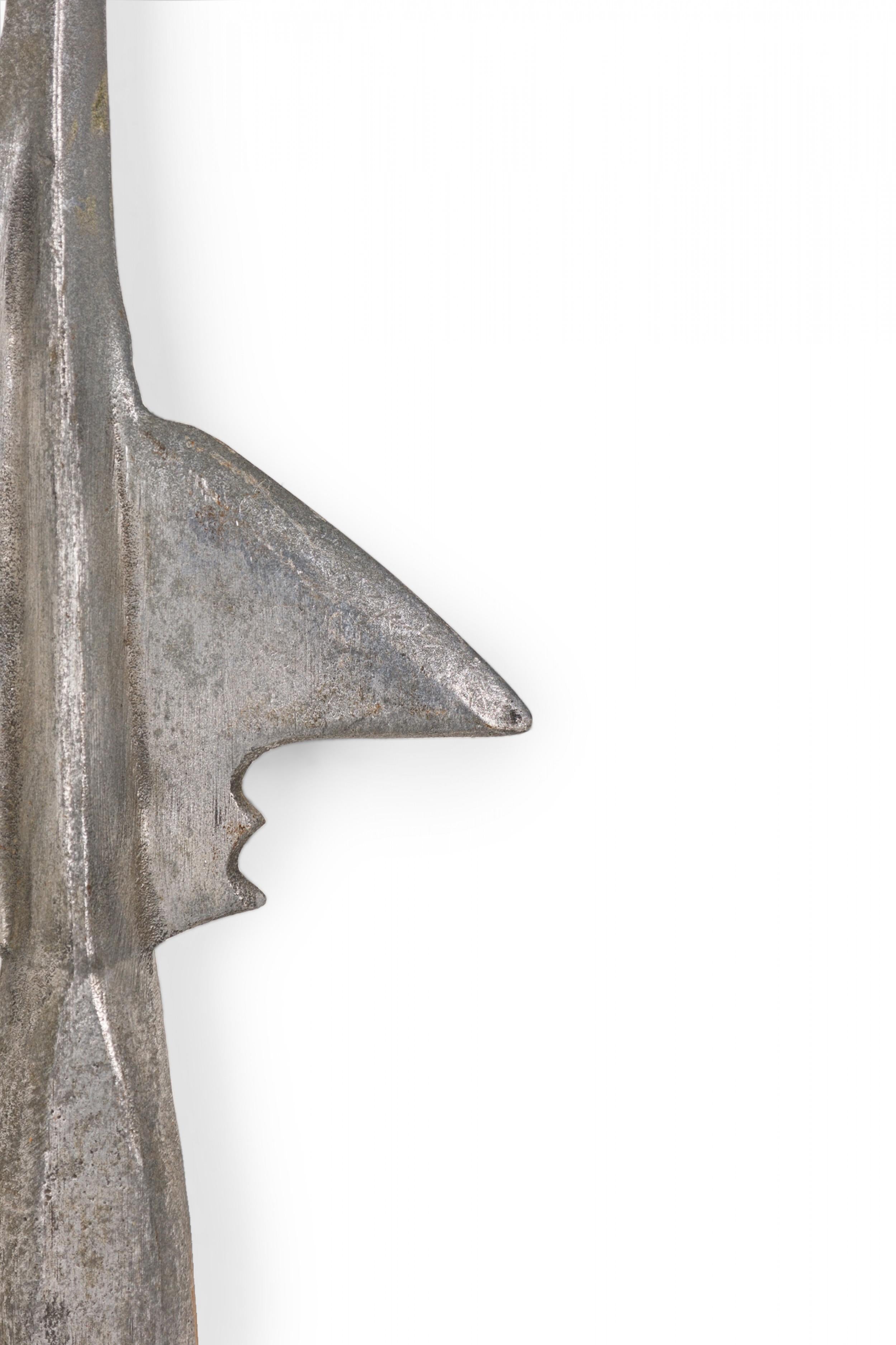 Néo-Renaissance Halberd de style Renaissance anglaise en bois, cuir et acier en vente