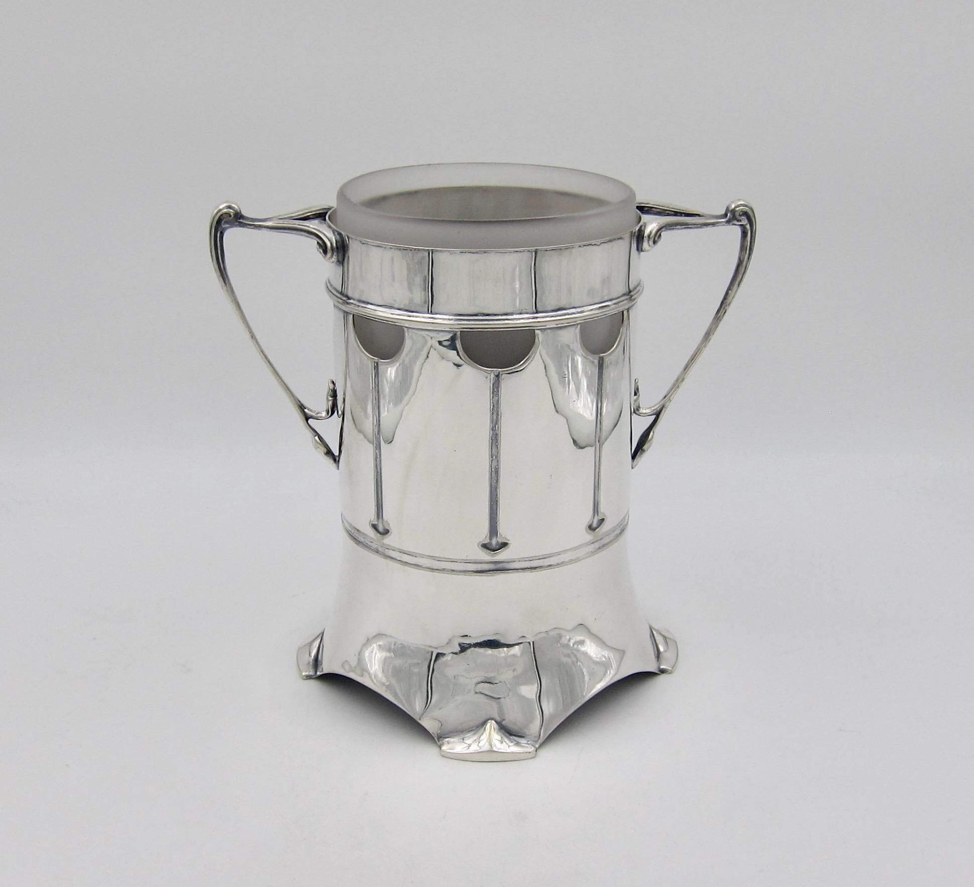 English Art Nouveau Silver-plated Bottle Holder by Roberts & Belk, circa 1904 1